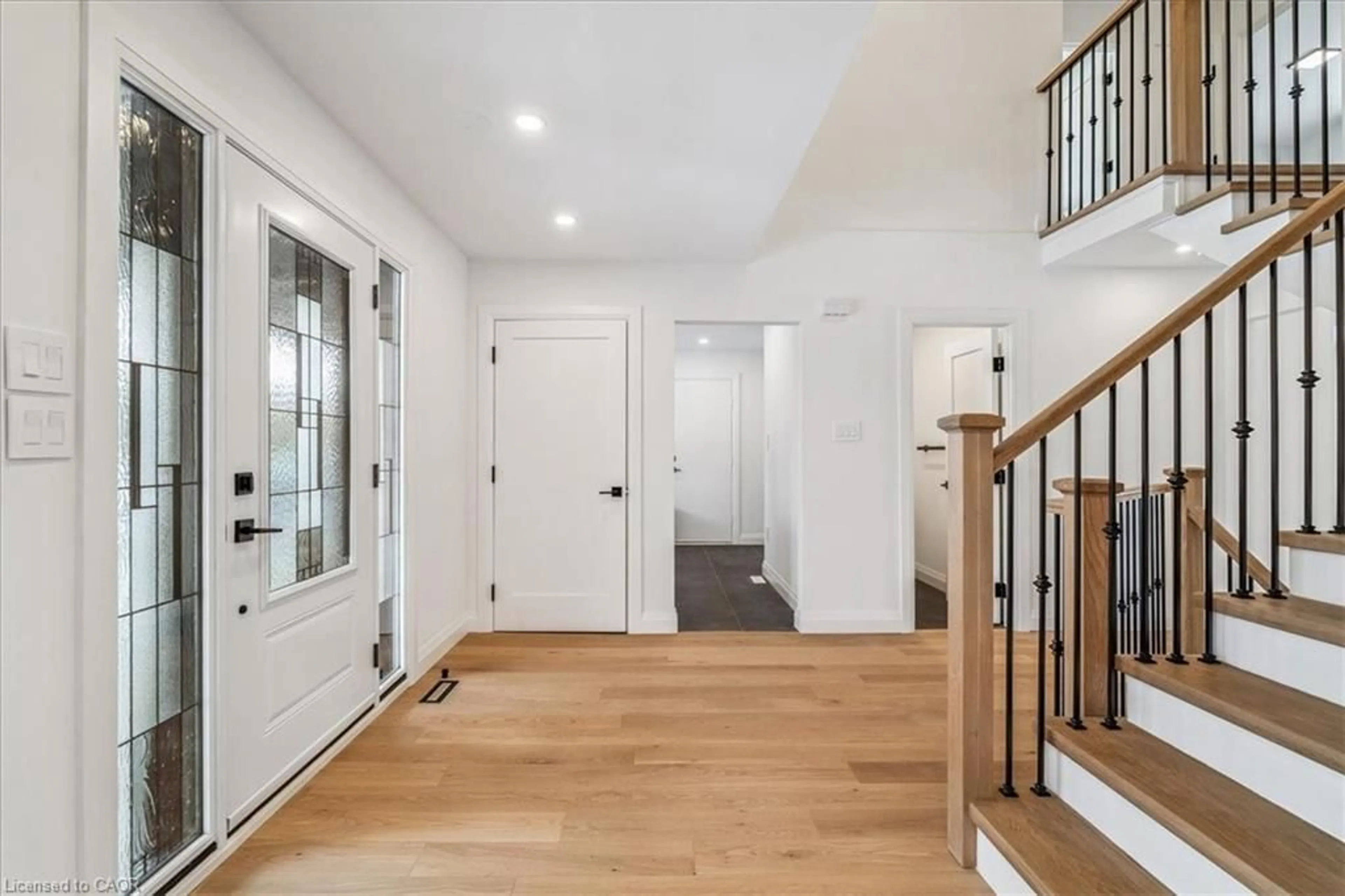 Indoor entryway for 82 Marilyn St, Caledon East Ontario L7C 1H7