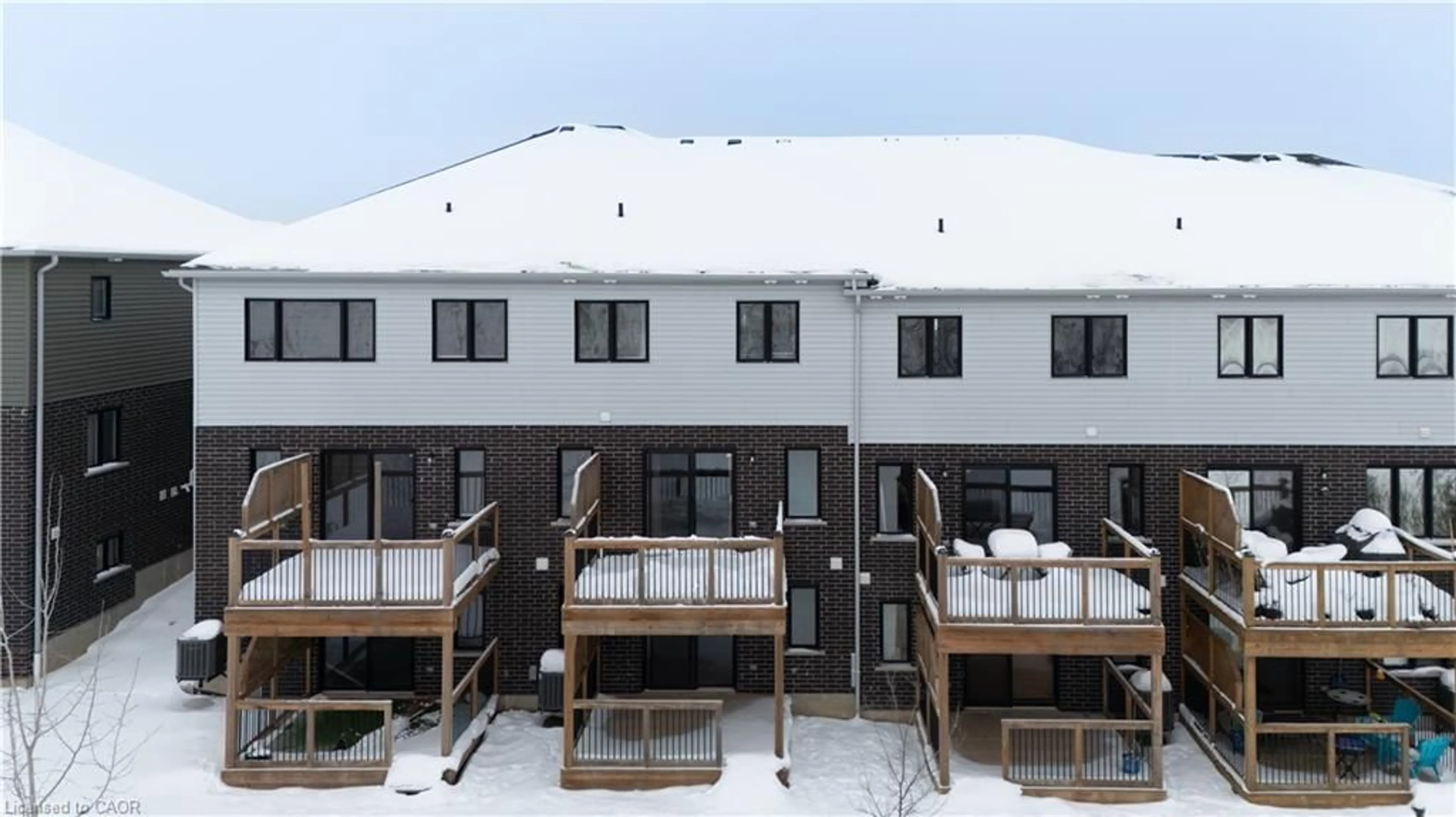 Patio, unknown for 35 Woodedge Cir, Kitchener Ontario N2R 0P8