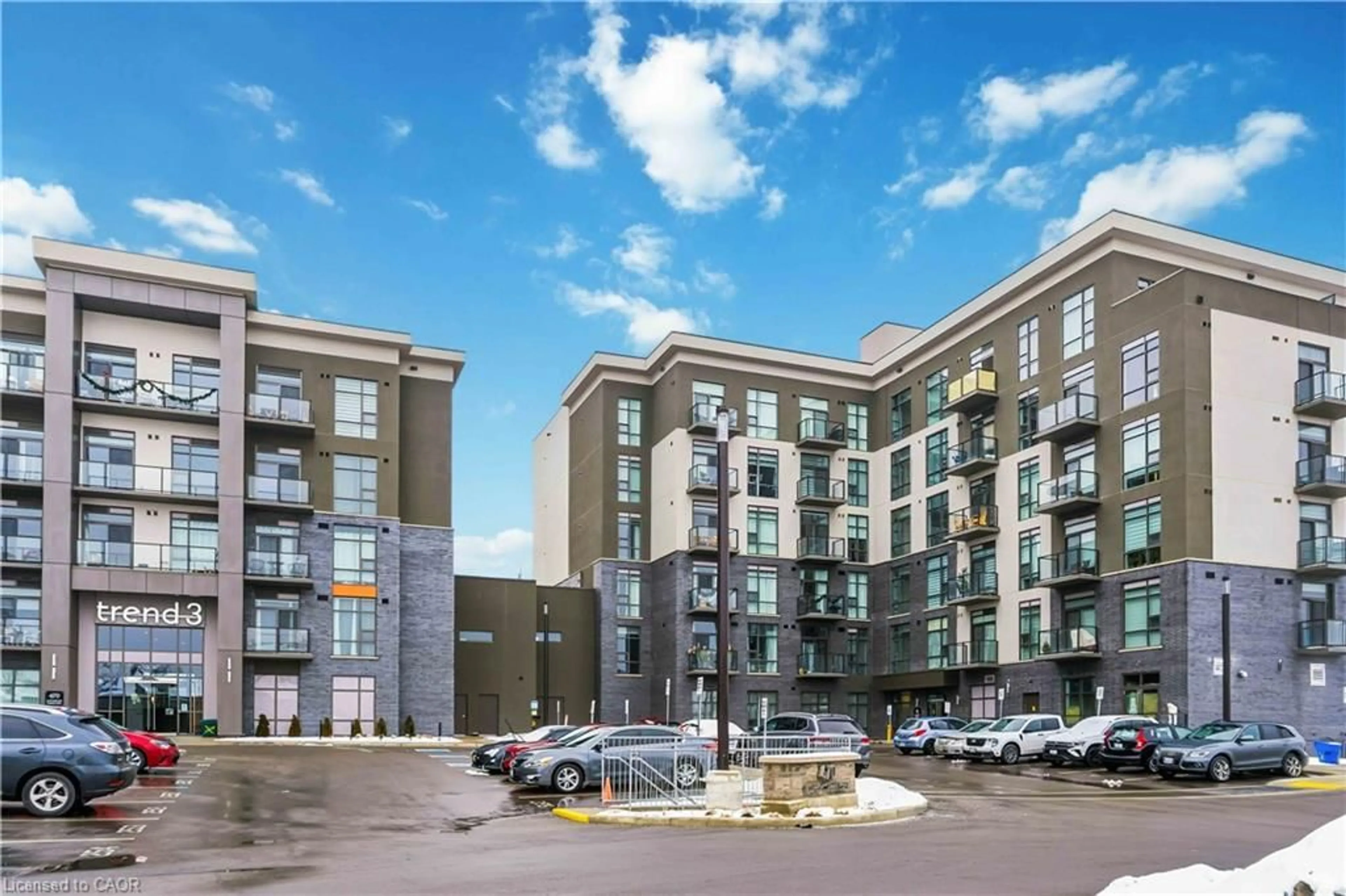 Patio, building for 470 Dundas St #909, Hamilton Ontario L8B 2A6