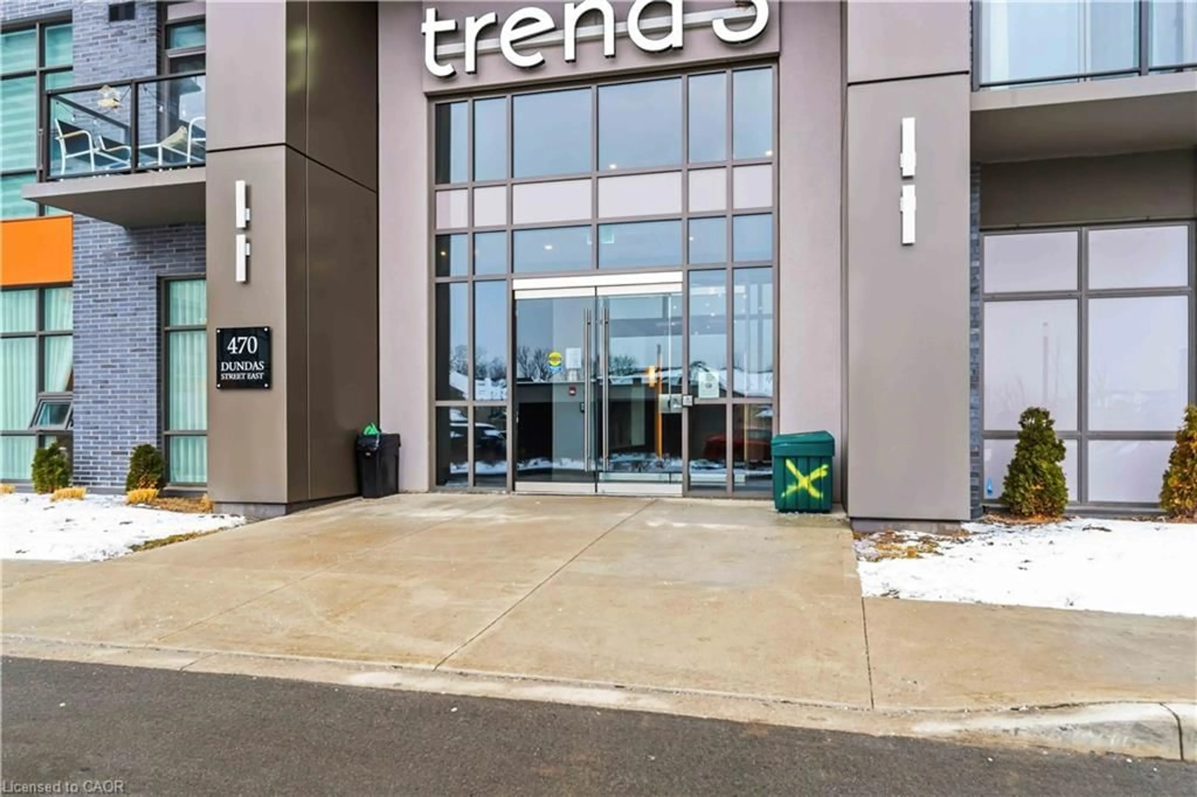 Indoor foyer for 470 Dundas St #909, Hamilton Ontario L8B 2A6