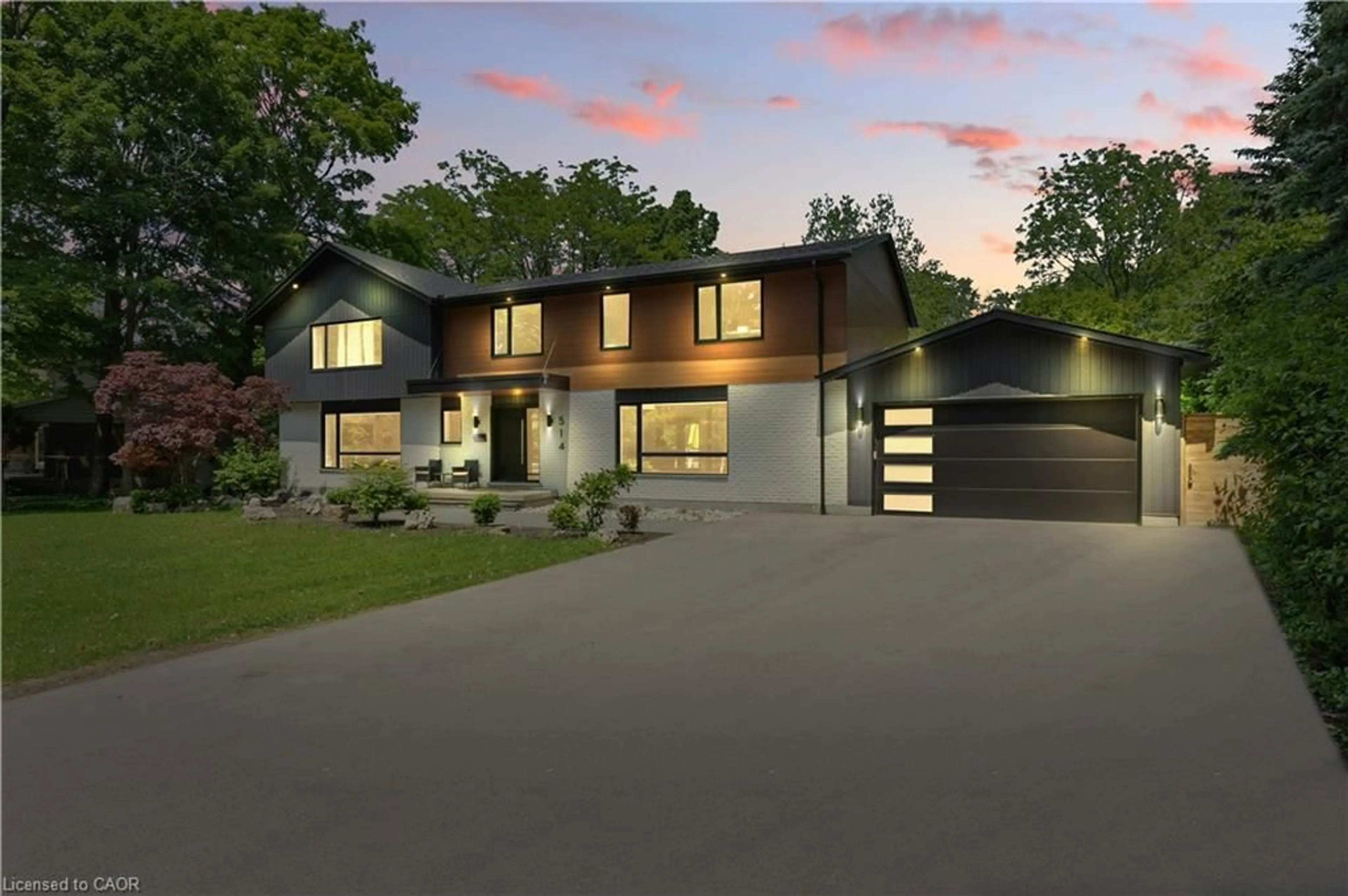 Home with brick exterior material, street for 514 Oxbow Rd, Waterloo Ontario N2K 1Y6