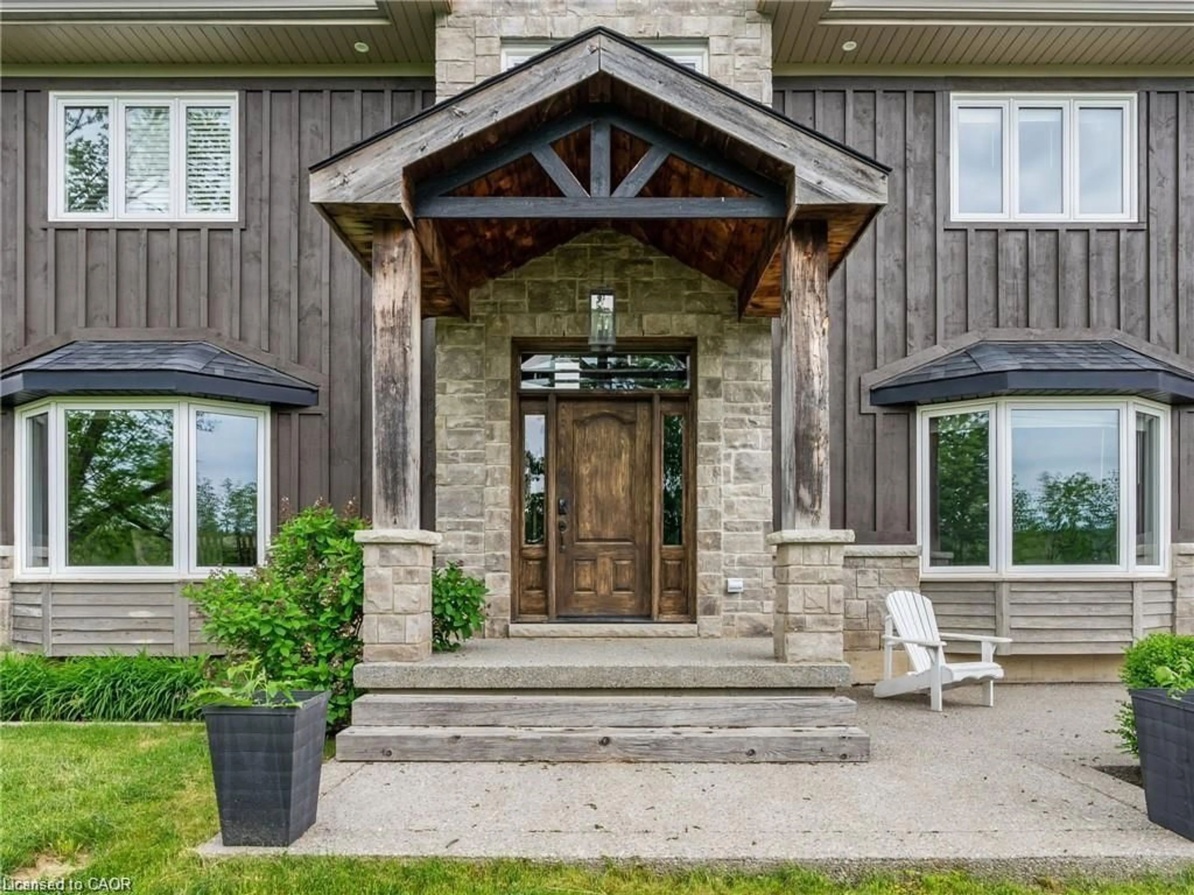 Indoor entryway for 2210 Highway 54, Caledonia Ontario N3W 1Y4