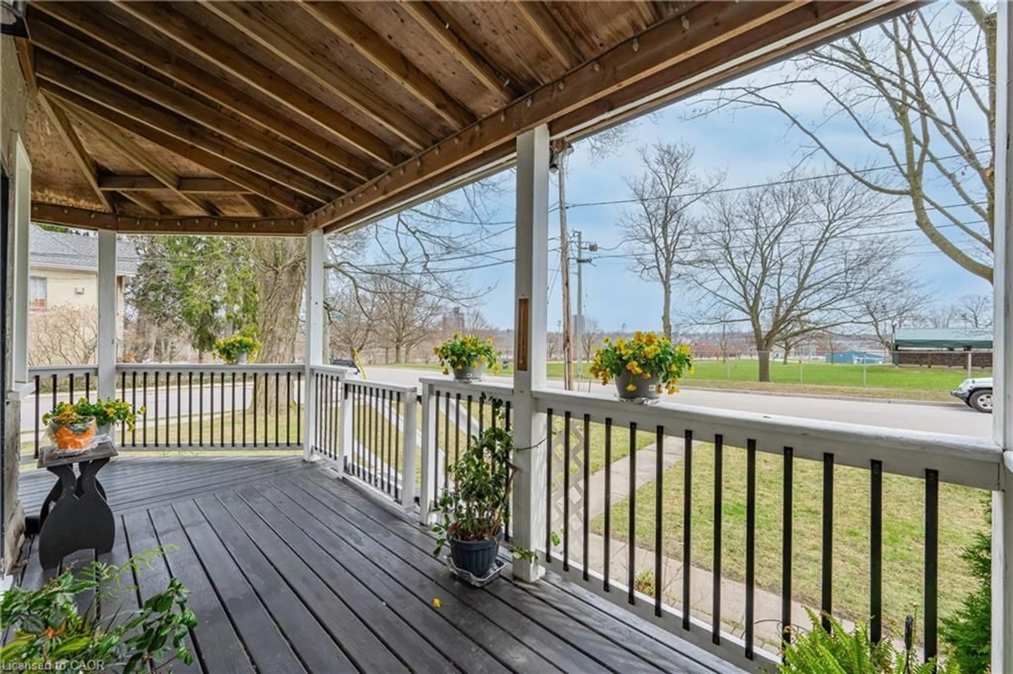 Patio, water/lake/river/ocean view for 26 James St, Cambridge Ontario N1S 1C5