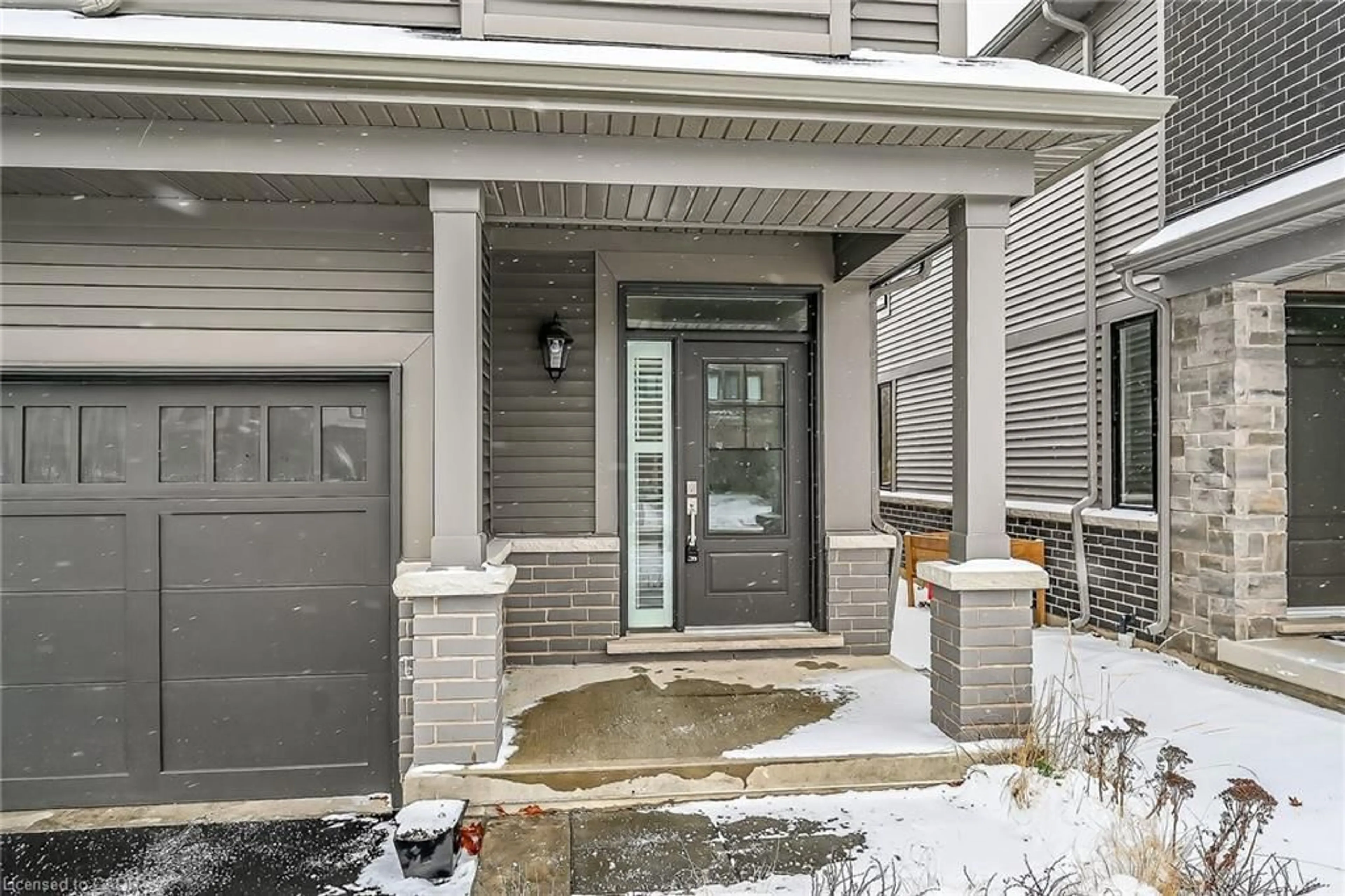 Indoor entryway for 109 Blackbird Way, Hamilton Ontario L0R 1W0