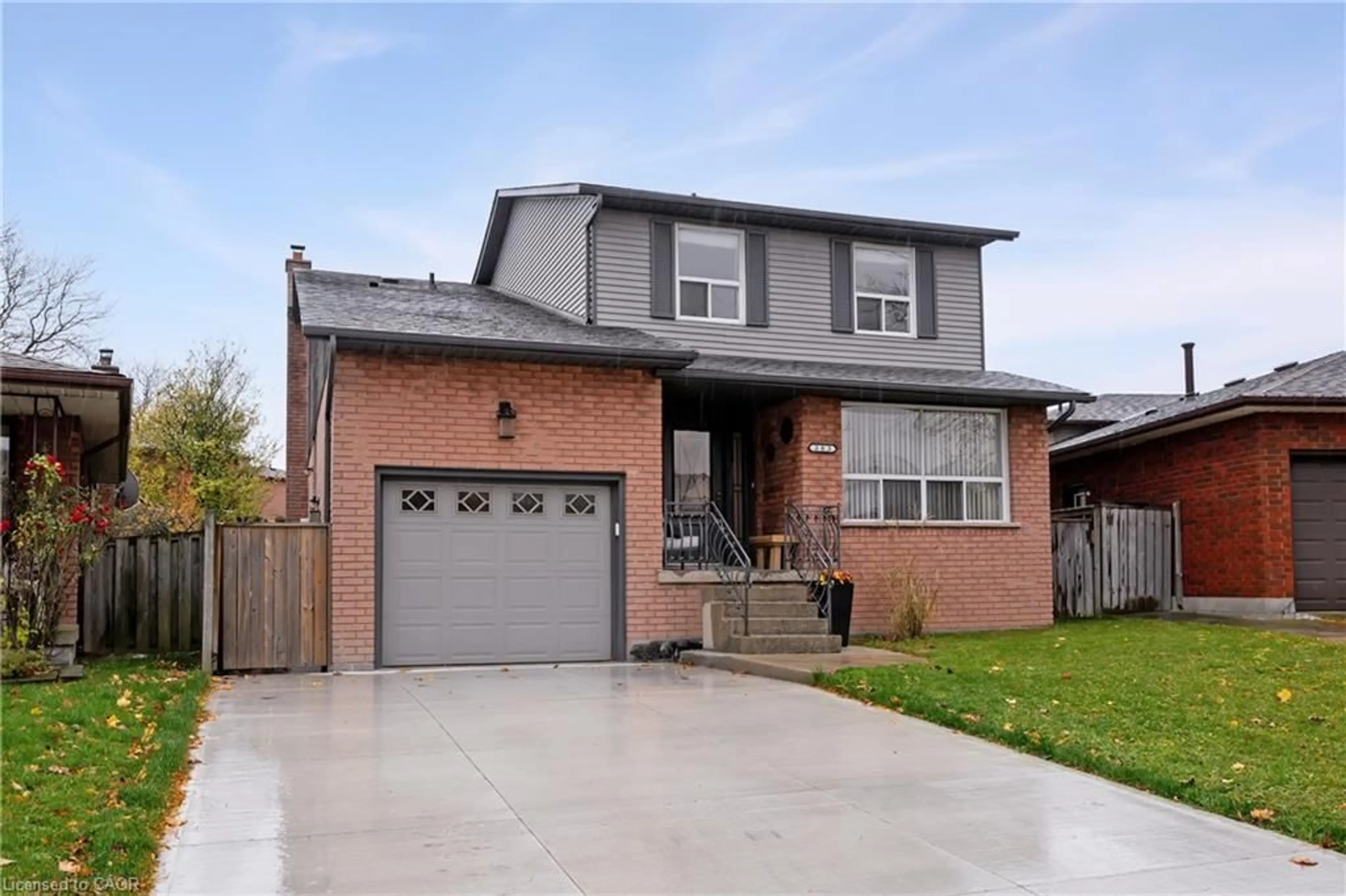 Home with brick exterior material, street for 383 East 24th St, Hamilton Ontario L8V 4W8