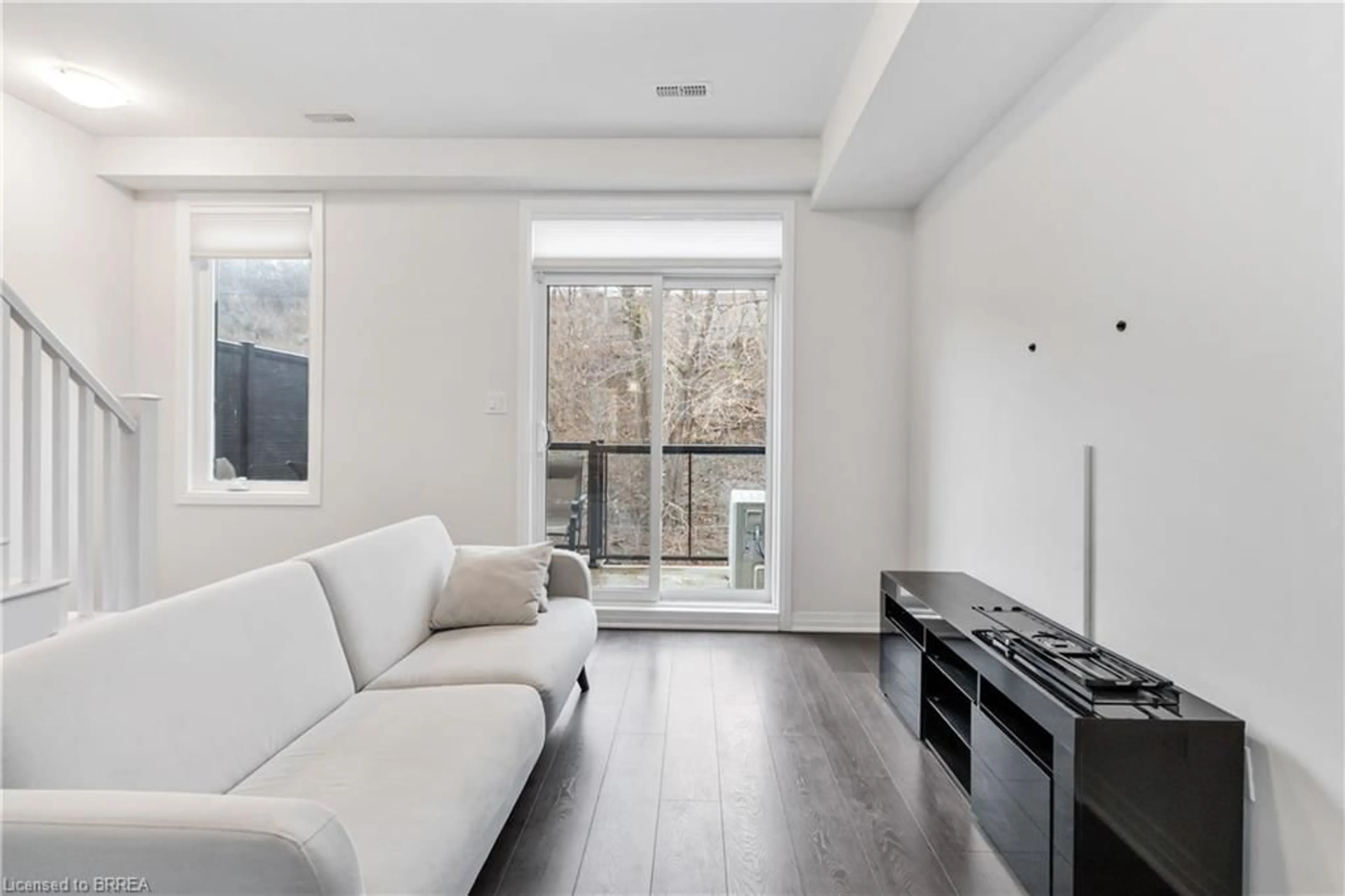 Living room with furniture, unknown for 2 Willow St #60, Paris Ontario N3L 0K7