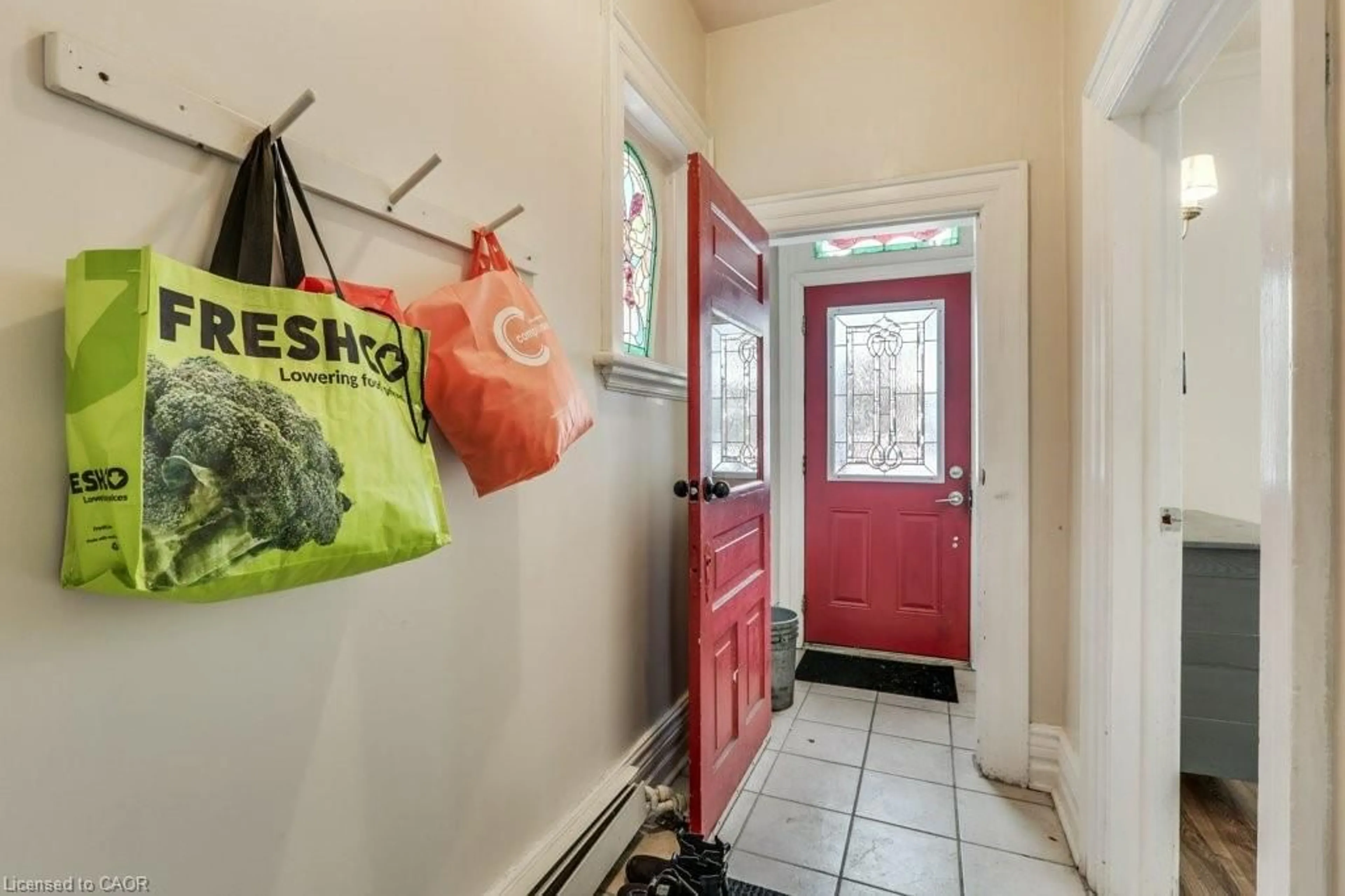 Indoor entryway for 802 Waterloo St, London Ontario N6A 3W4