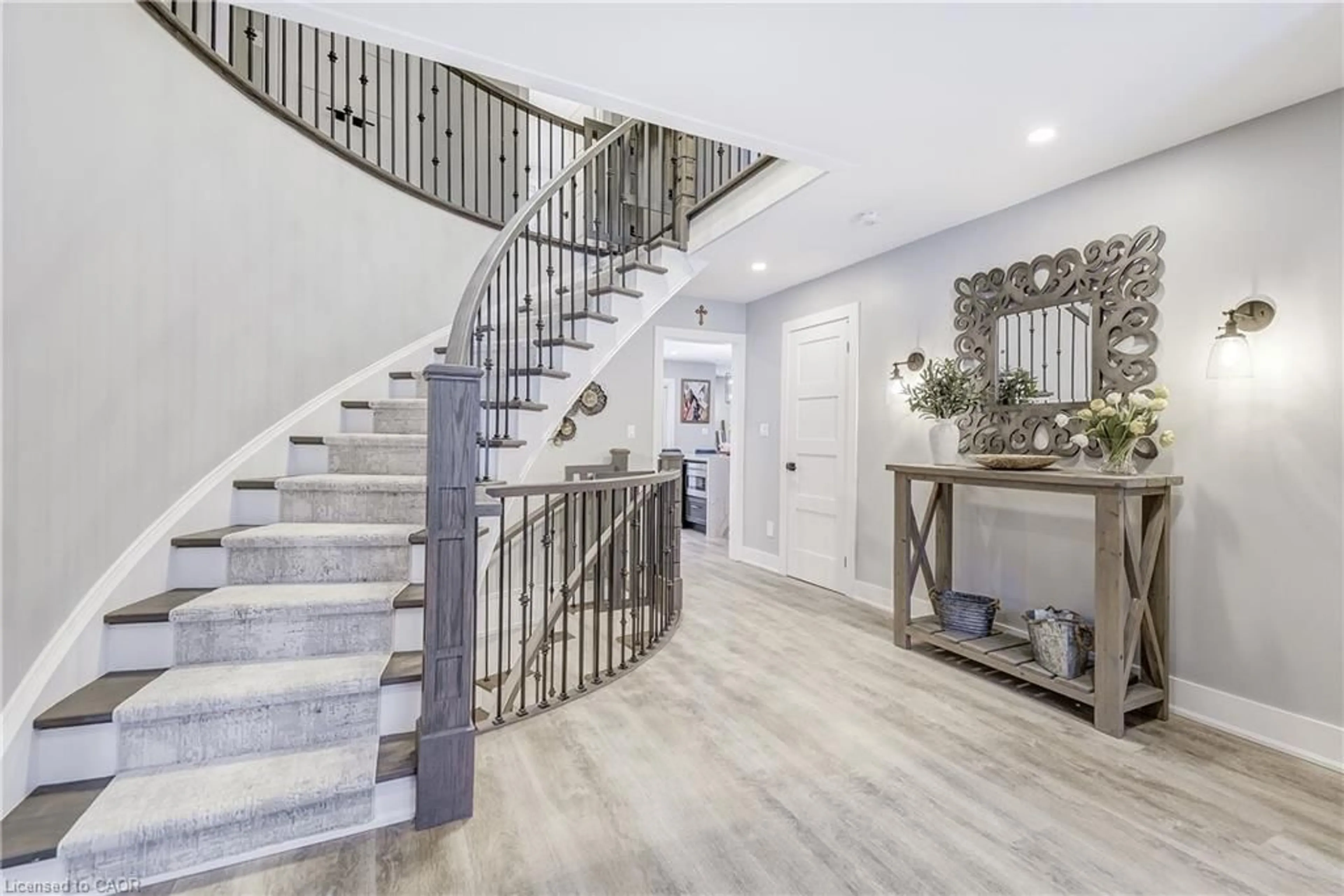 Indoor entryway for 3 Birchwood Crt, Carlisle Ontario L0R 1H2