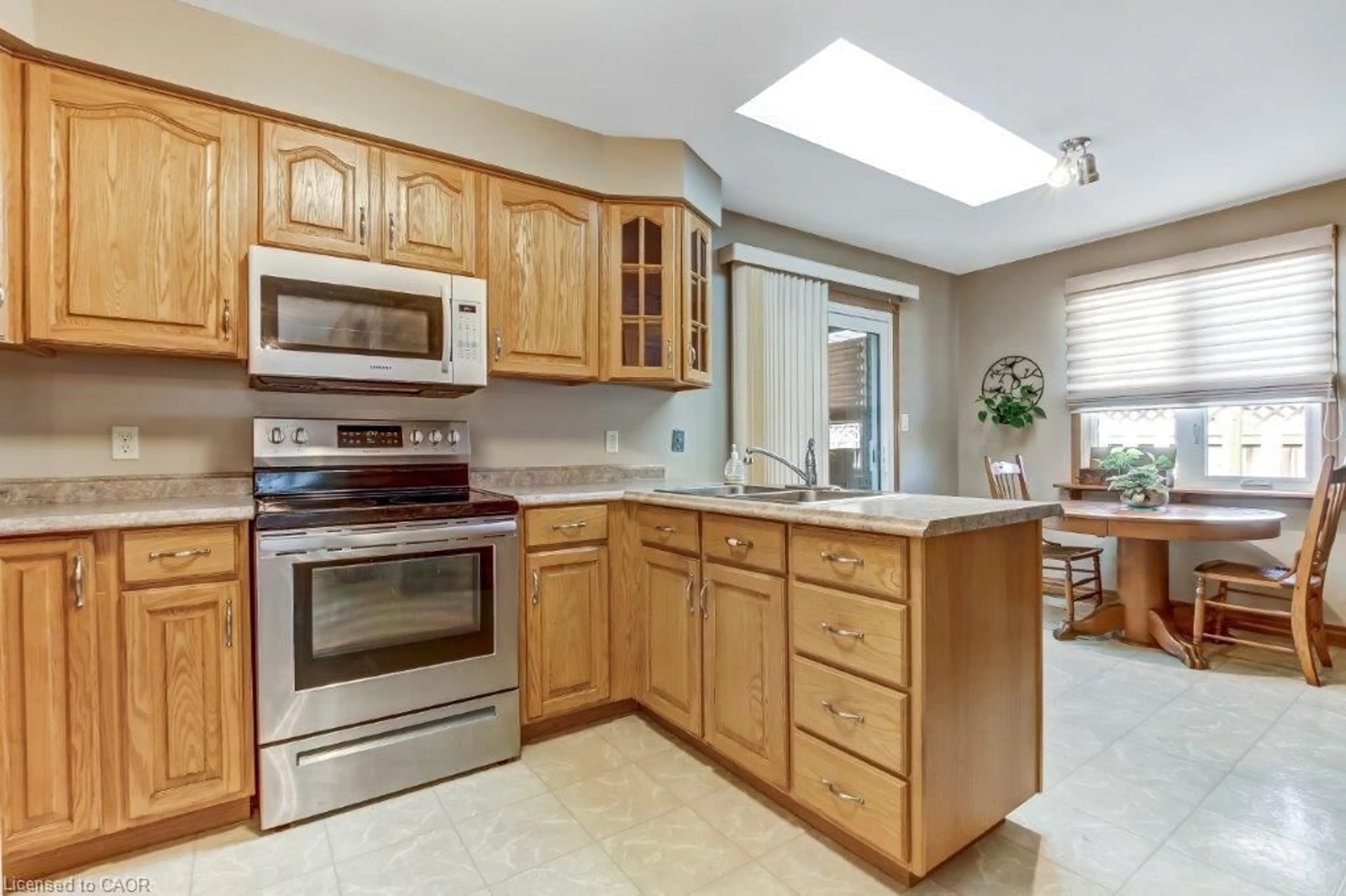 Standard kitchen, ceramic/tile floor for 2 Falls Cres, Simcoe Ontario N3Y 5J7