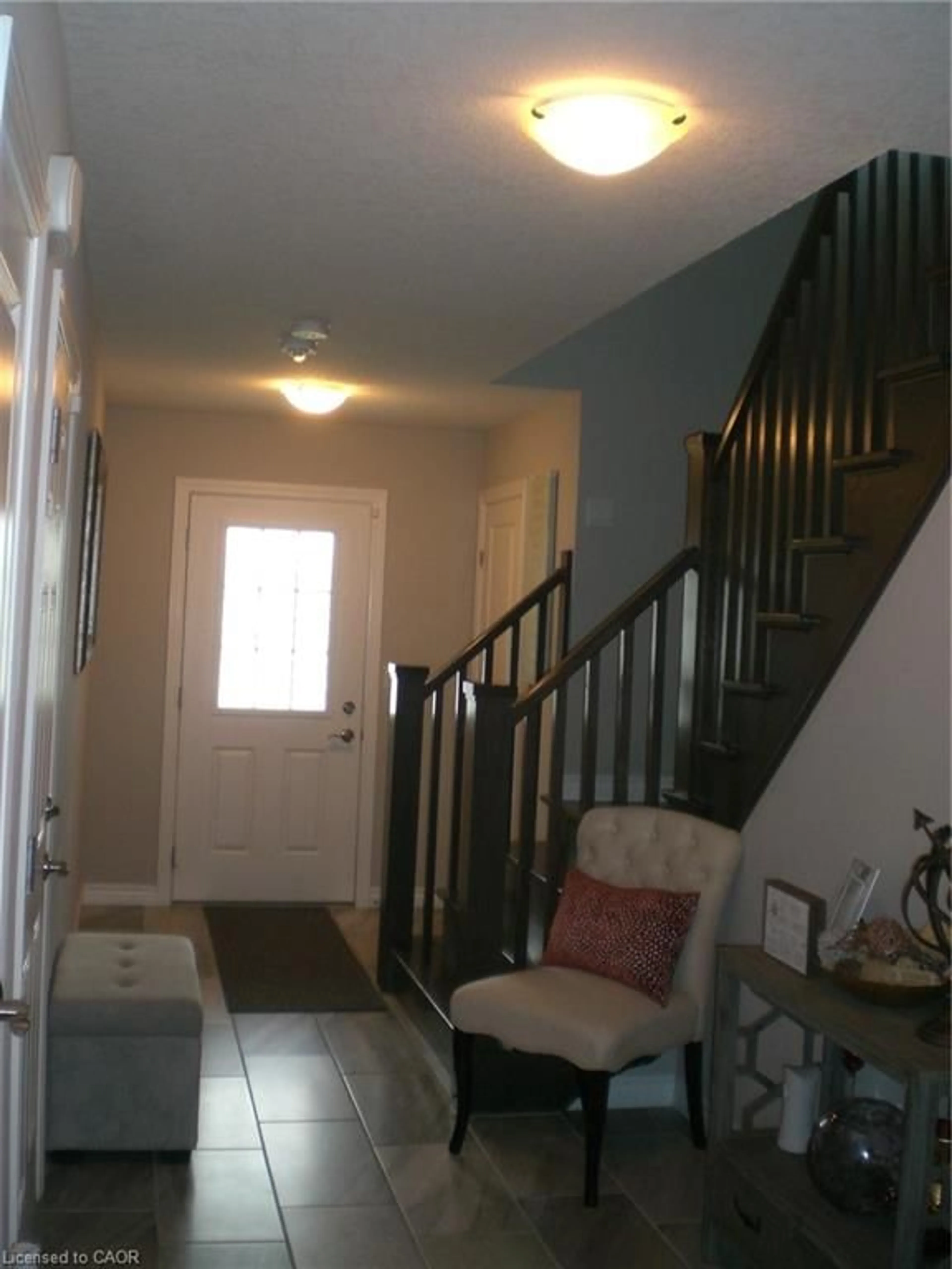 Indoor entryway for 625 Blackbridge Rd #7, Cambridge Ontario N3C 0G6