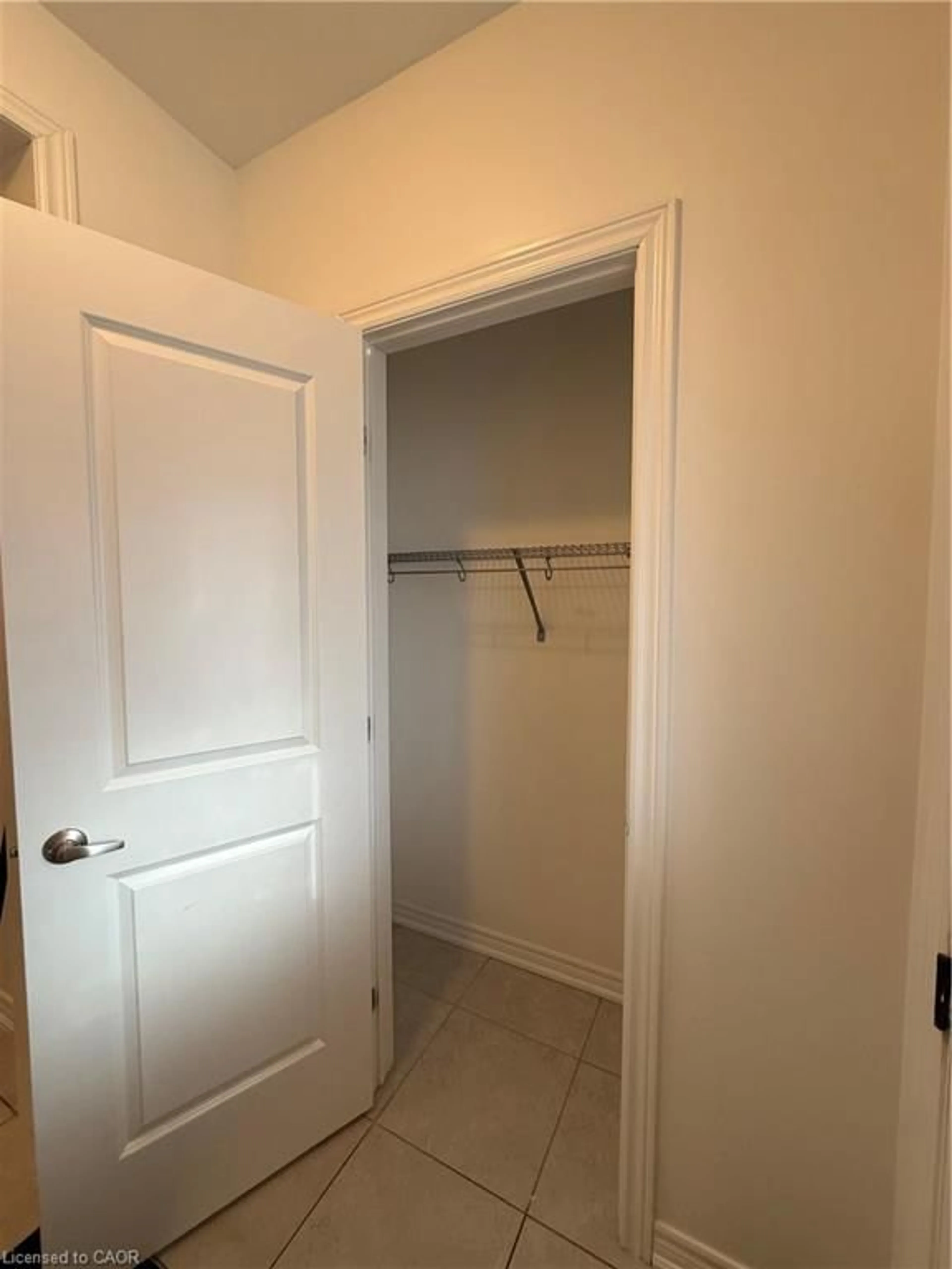 Storage room or clothes room or walk-in closet for 7 Talence Dr, Stoney Creek Ontario L8J 0L2