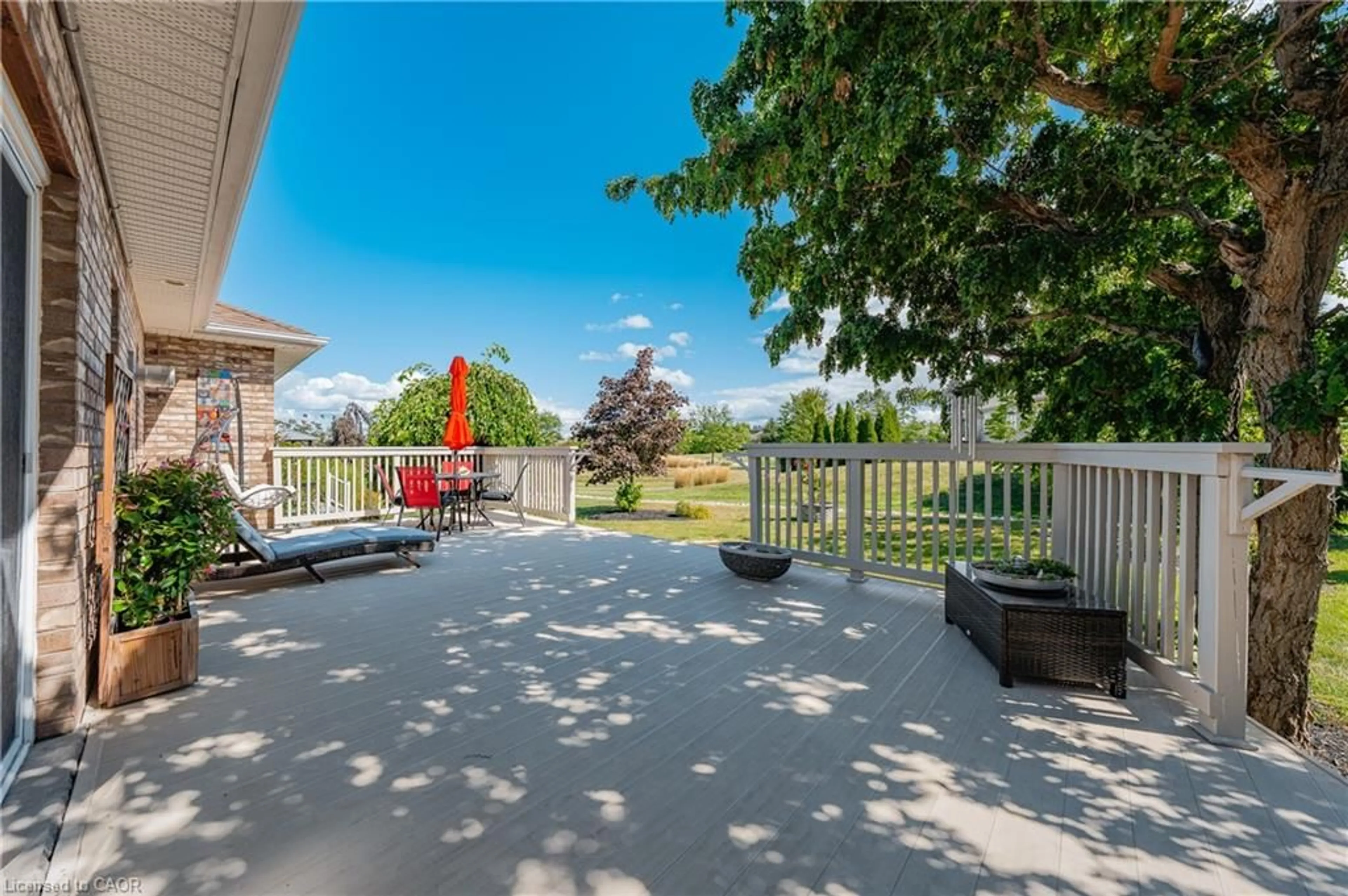 Patio, street for 152 Devonshire Dr #18, New Hamburg Ontario N3A 4J7