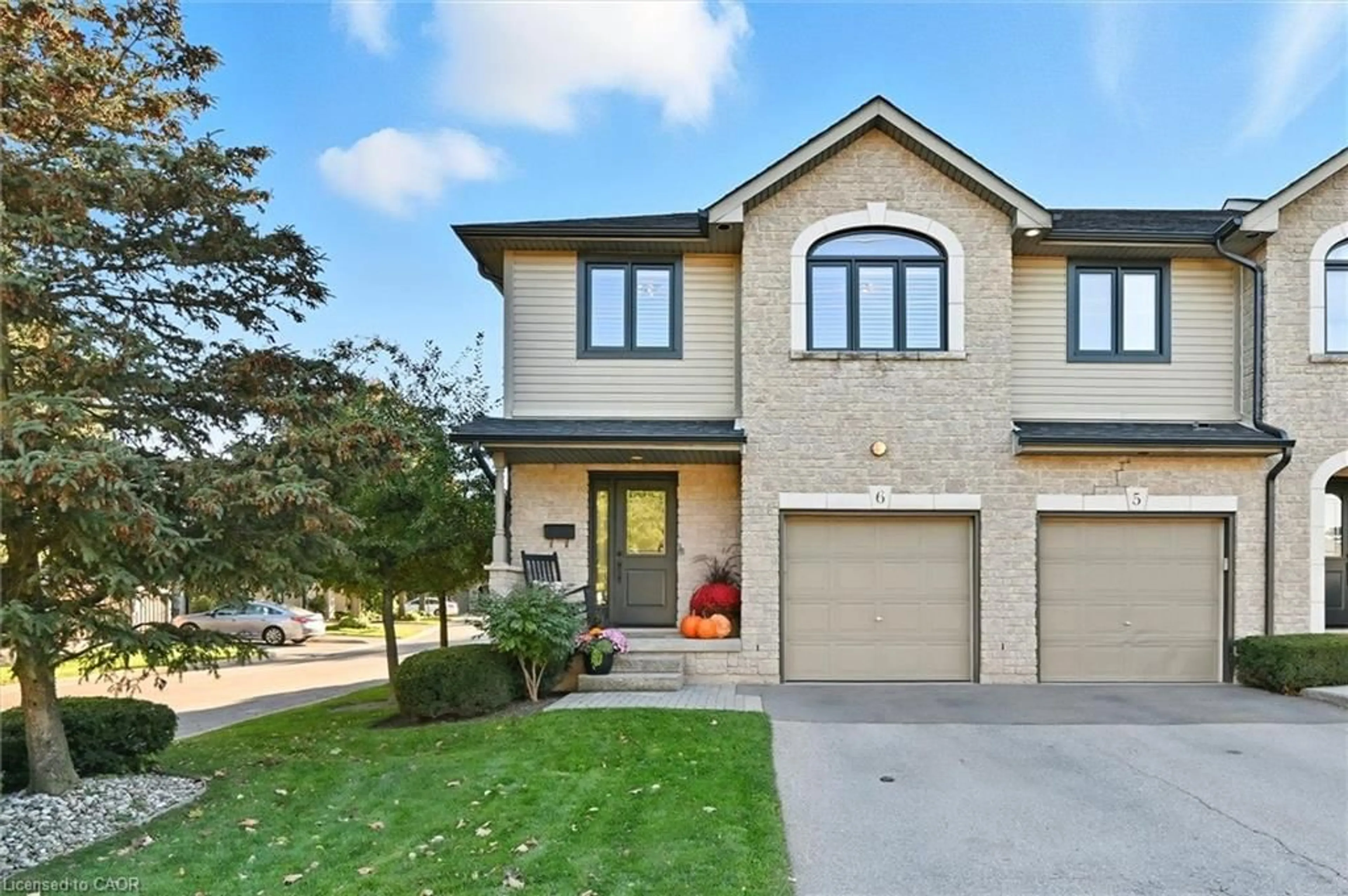 Home with brick exterior material, street for 2110 Headon Rd #6, Burlington Ontario L7M 4S2