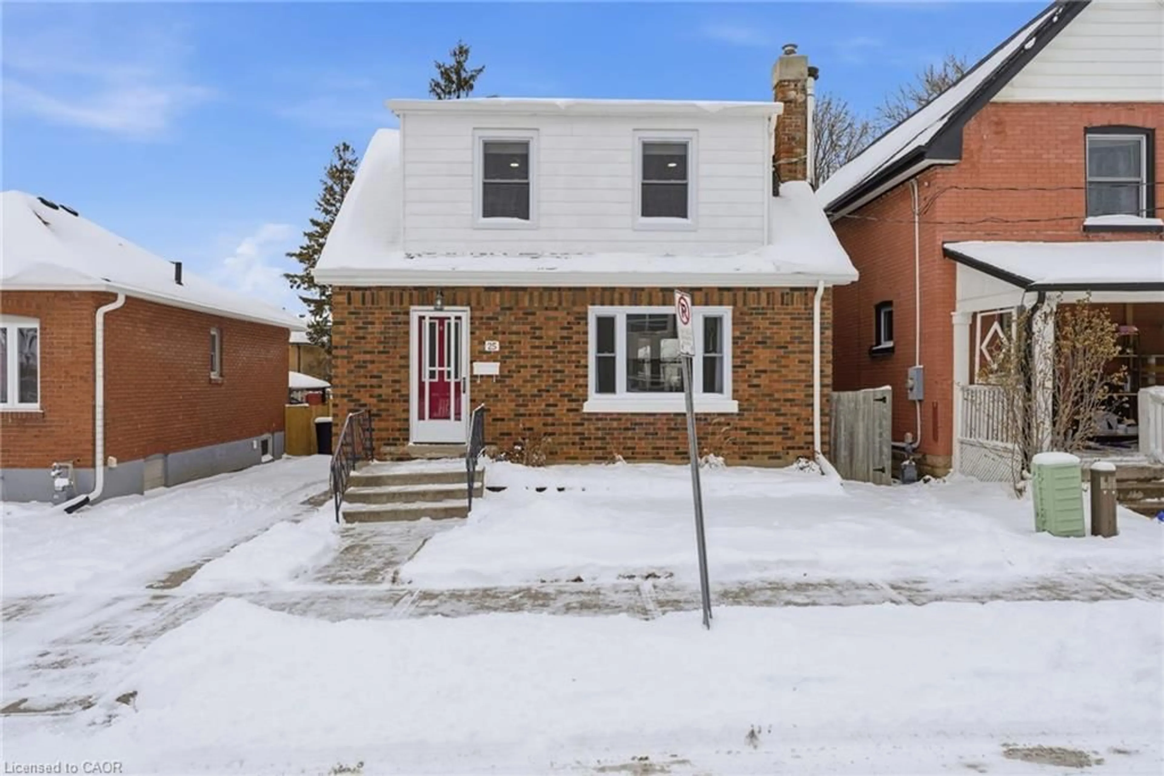 Home with brick exterior material, street for 25 Aberdeen Ave, Brantford Ontario N3S 1R6