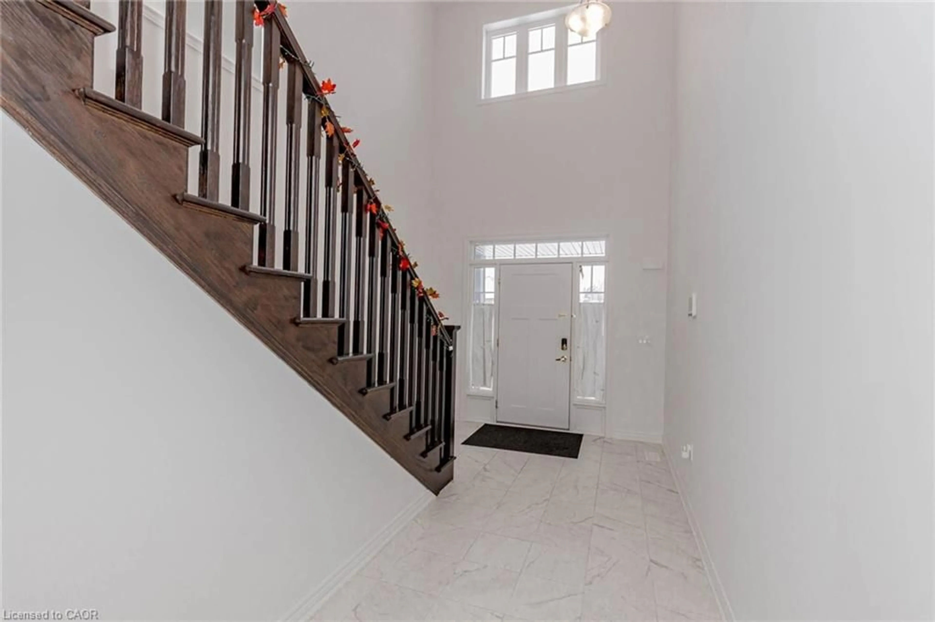 Indoor foyer for 140 Mccausland Dr, Markdale Ontario N0C 1H0