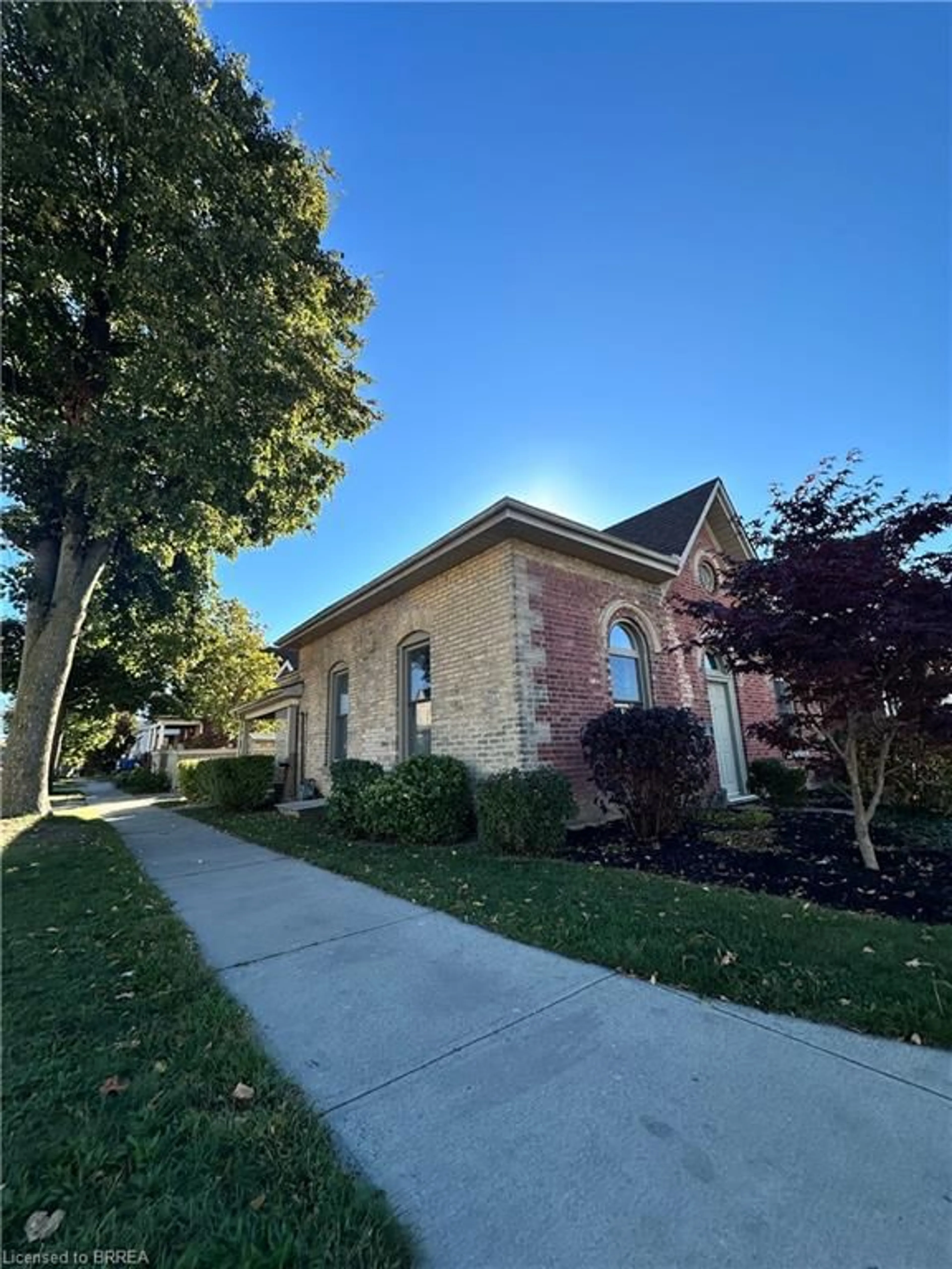 Home with brick exterior material, street for 89 Murray St, Brantford Ontario N3S 5P1