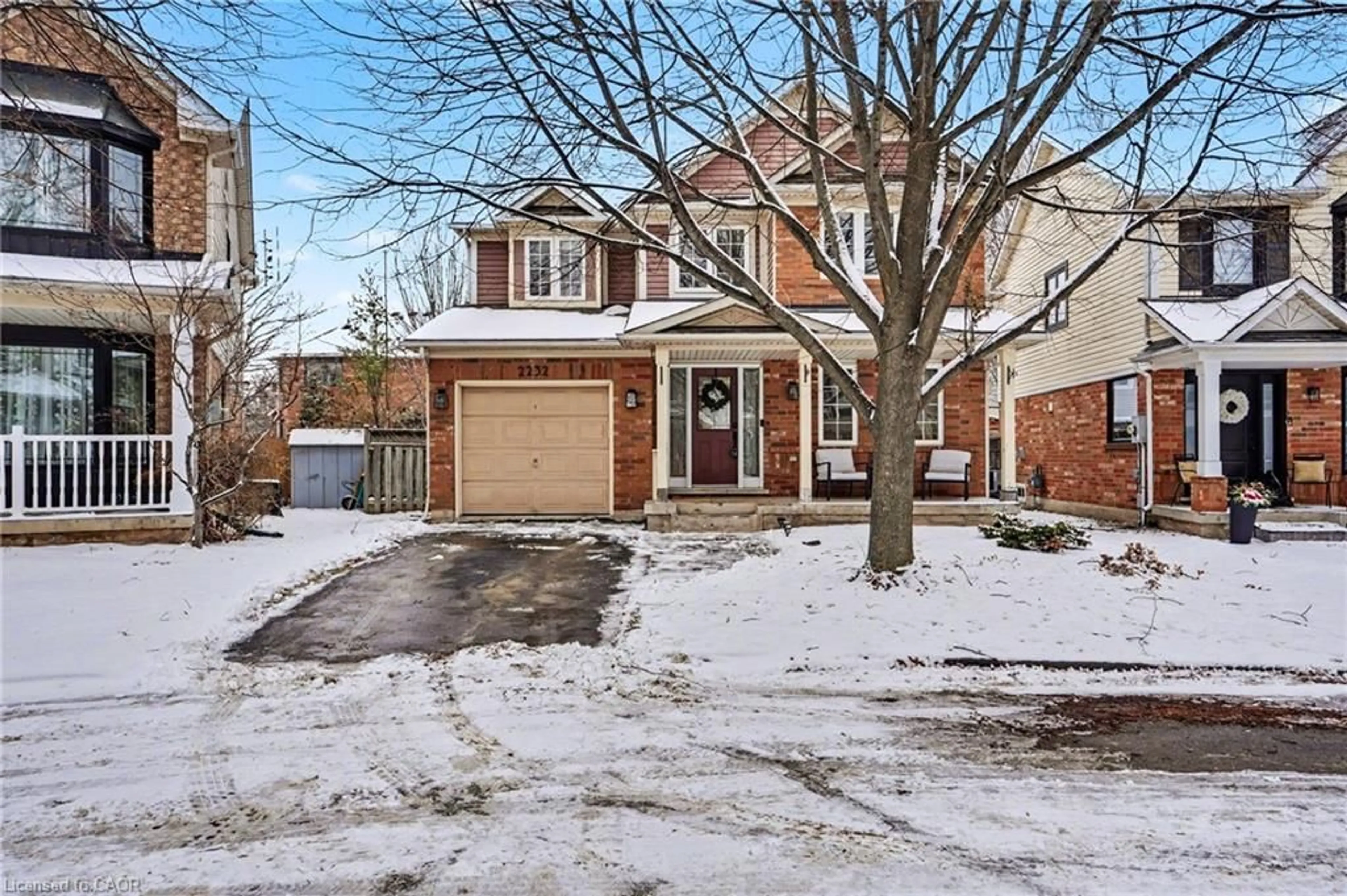 Home with brick exterior material, street for 2232 Casselman Crt, Burlington Ontario L7L 6T7