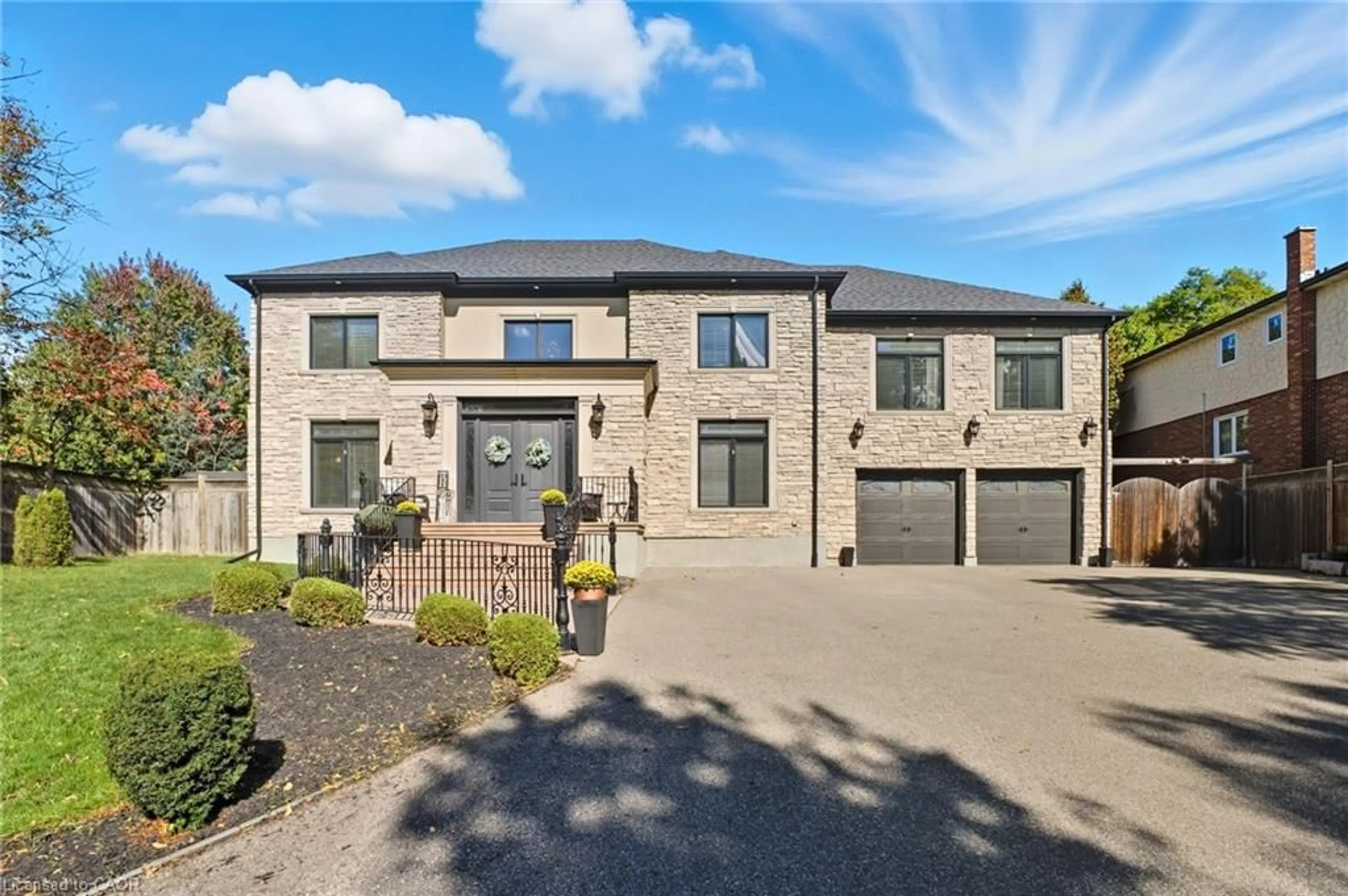 Home with brick exterior material, street for 855 Avenue Rd, Cambridge Ontario N1R 5S4