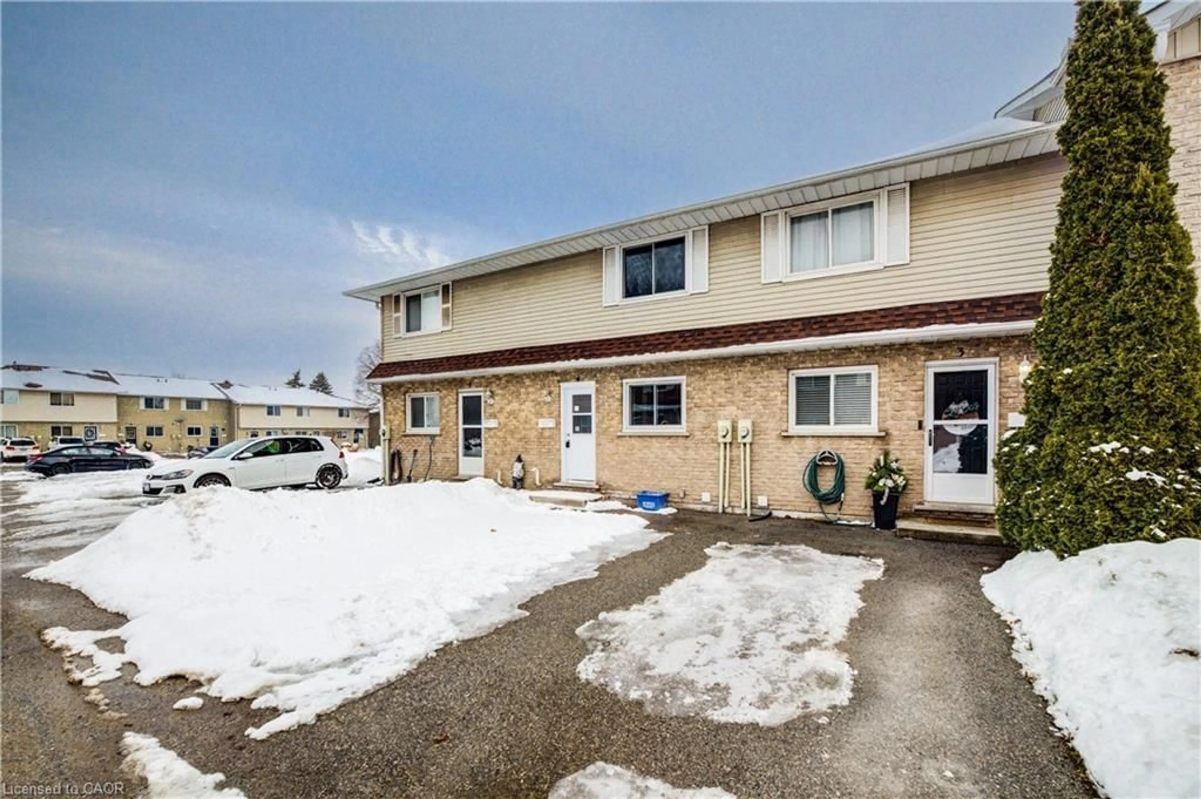 Patio, unknown for 1051 Nellis St #4, Woodstock Ontario N4S 8P2