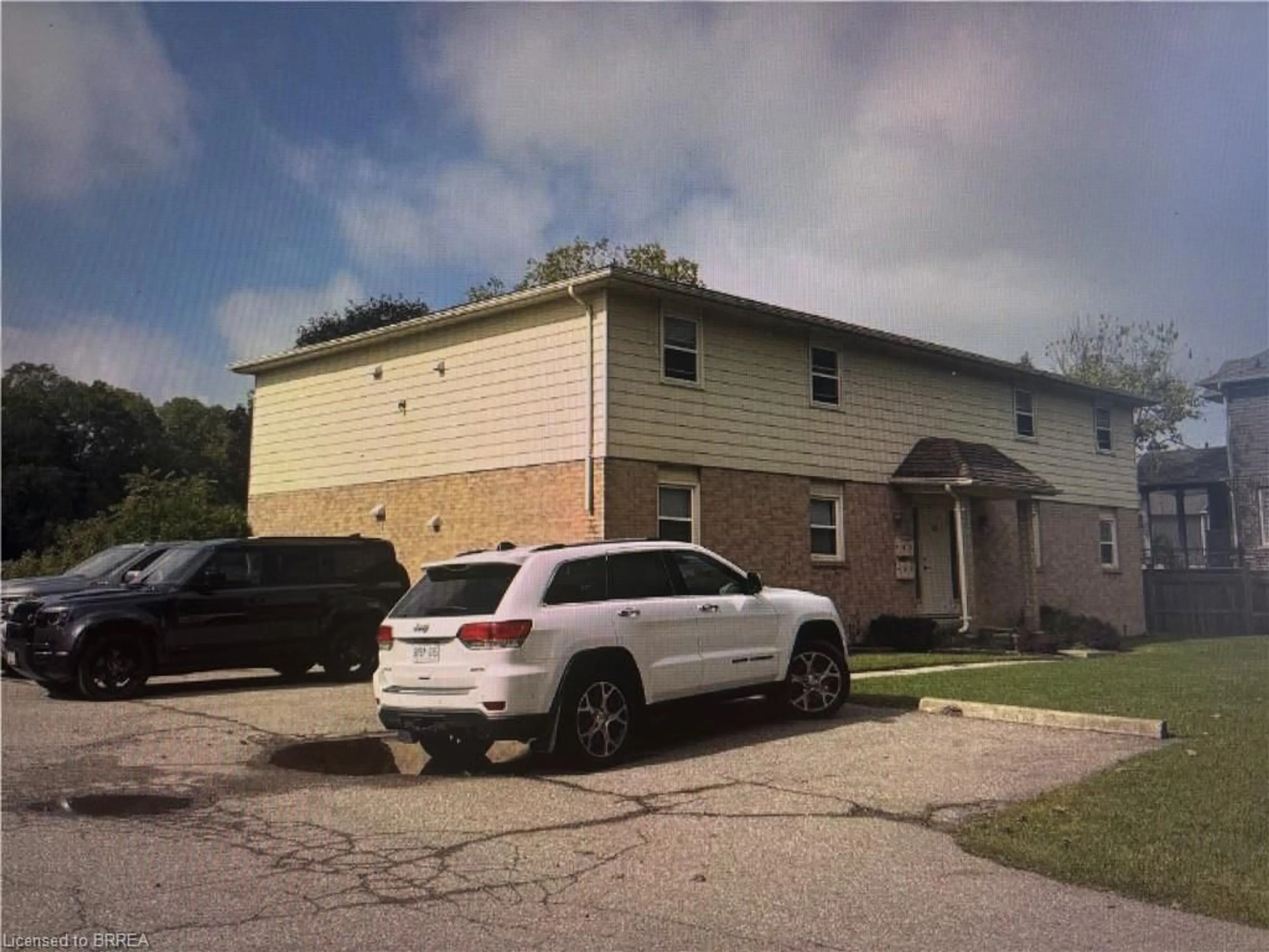 Unknown for 60 Willow St, Paris Ontario N3L 2K6