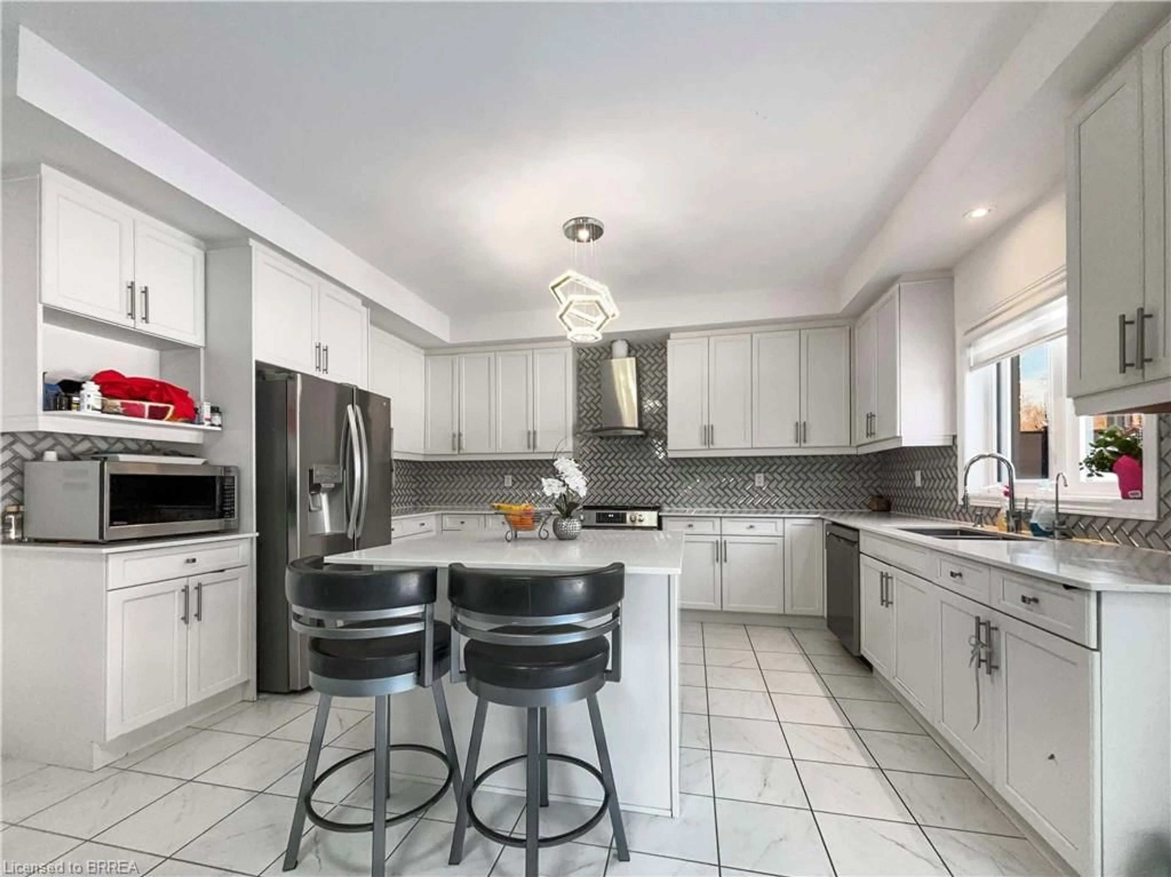 Open concept kitchen, ceramic/tile floor for 22 Lorne Card Dr, Paris Ontario N3L 0J7