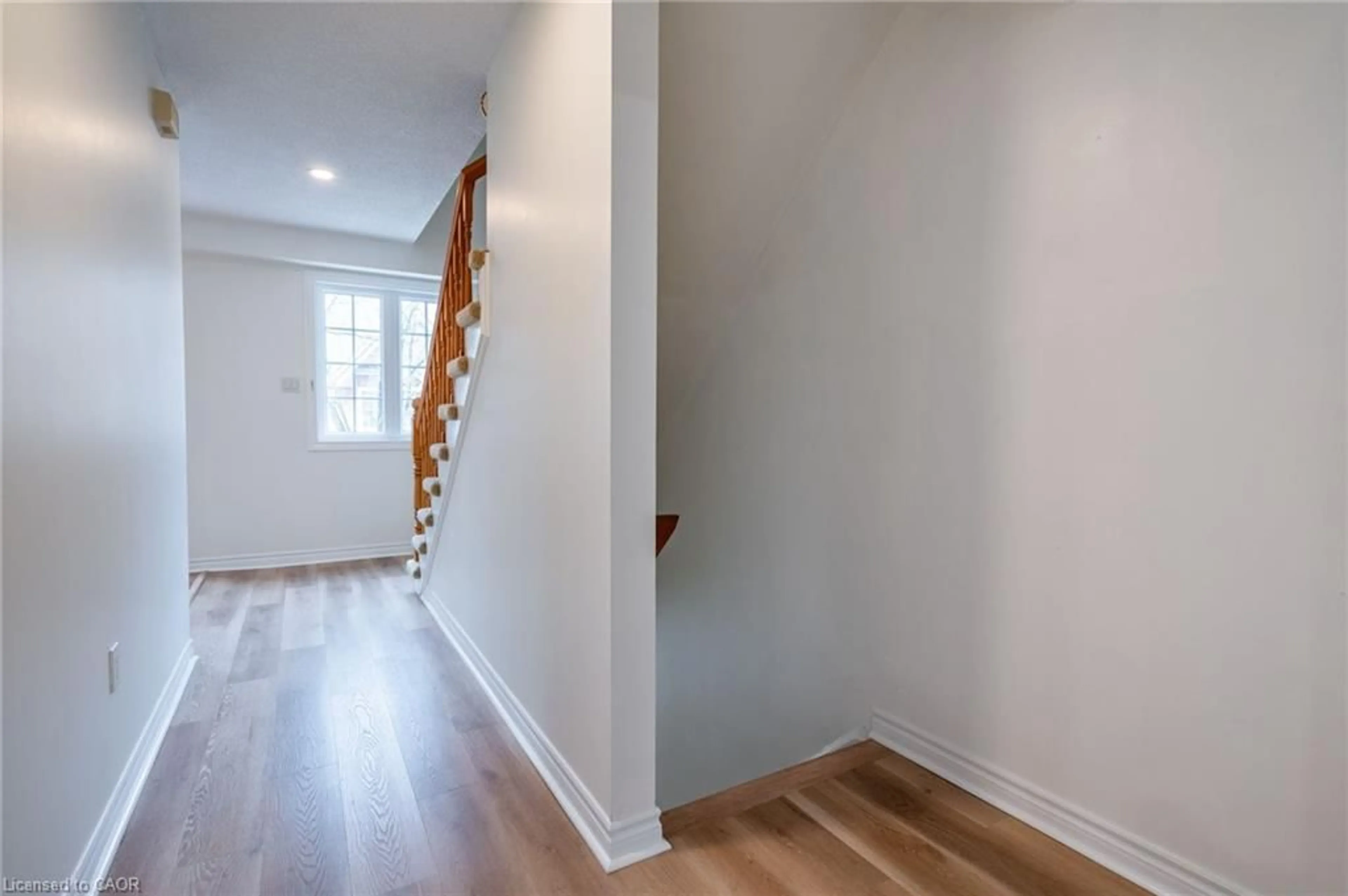 Unknown for 2075 Walkers Line #246, Burlington Ontario L7M 4G7