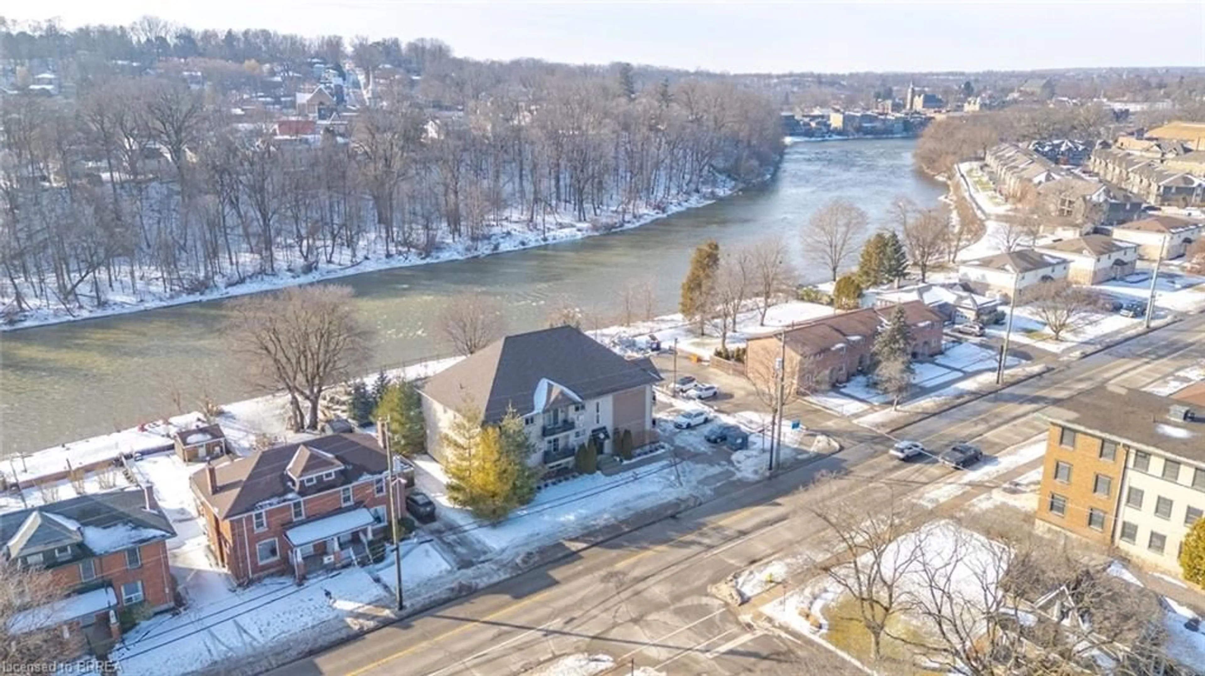 A pic from outside/outdoor area/front of a property/back of a property/a pic from drone, water/lake/river/ocean view for 36 Willow St, Paris Ontario N3L 2K6