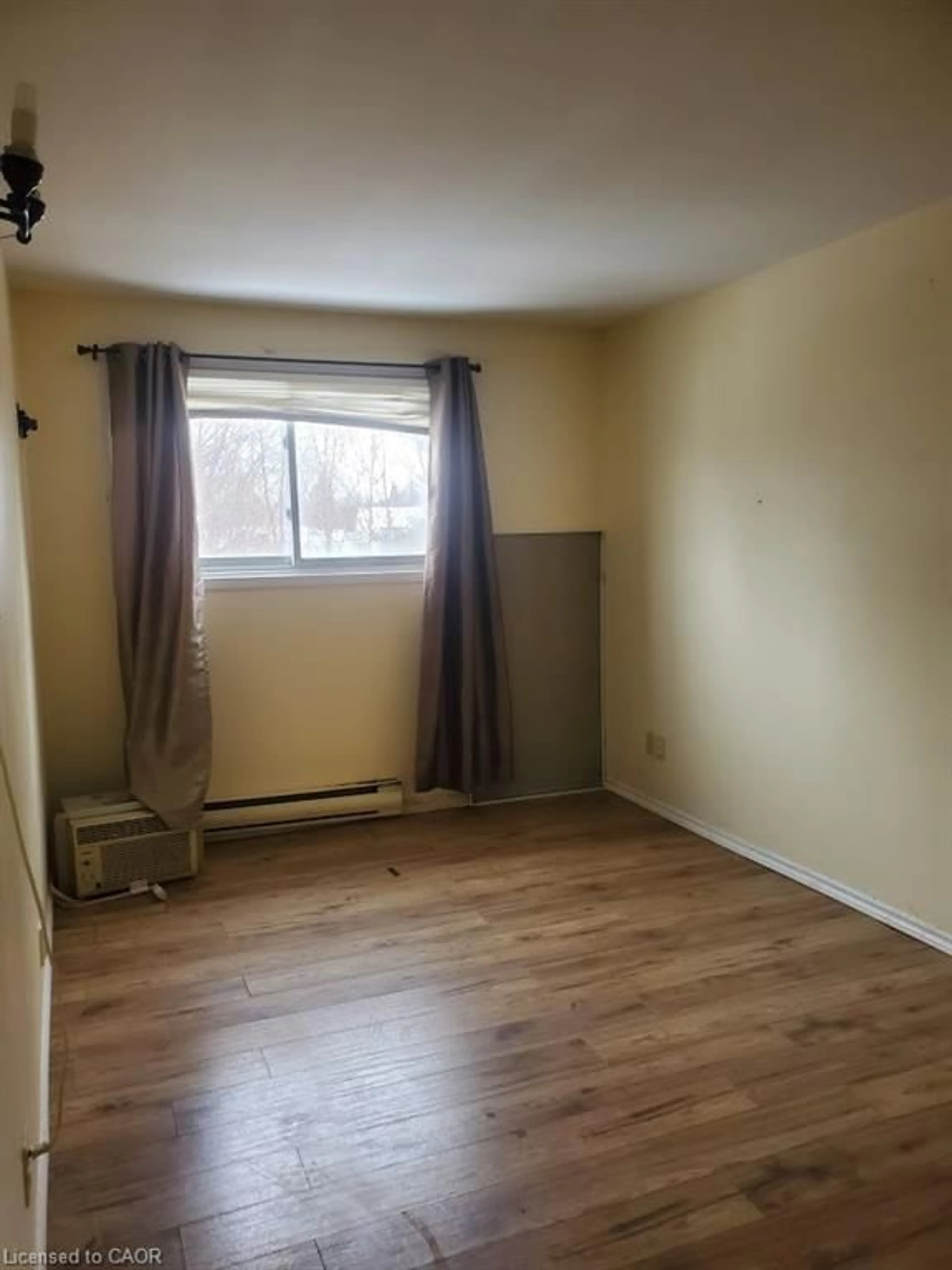 A pic of a room for 11 Tracey Park Dr #2, Belleville Ontario K8P 4R4