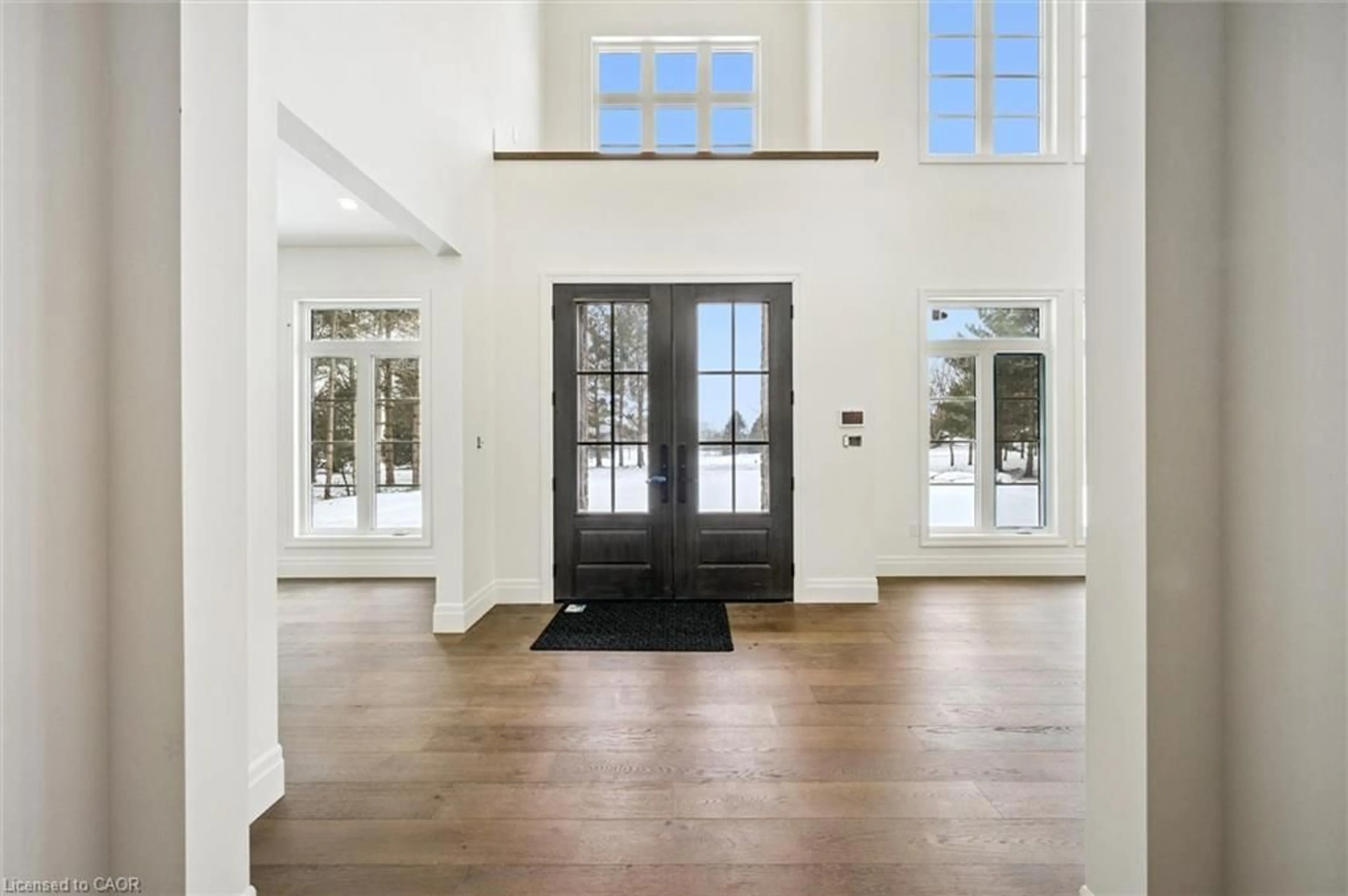 Indoor entryway for 5 West Harris Rd, Brantford Ontario N3T 5L4