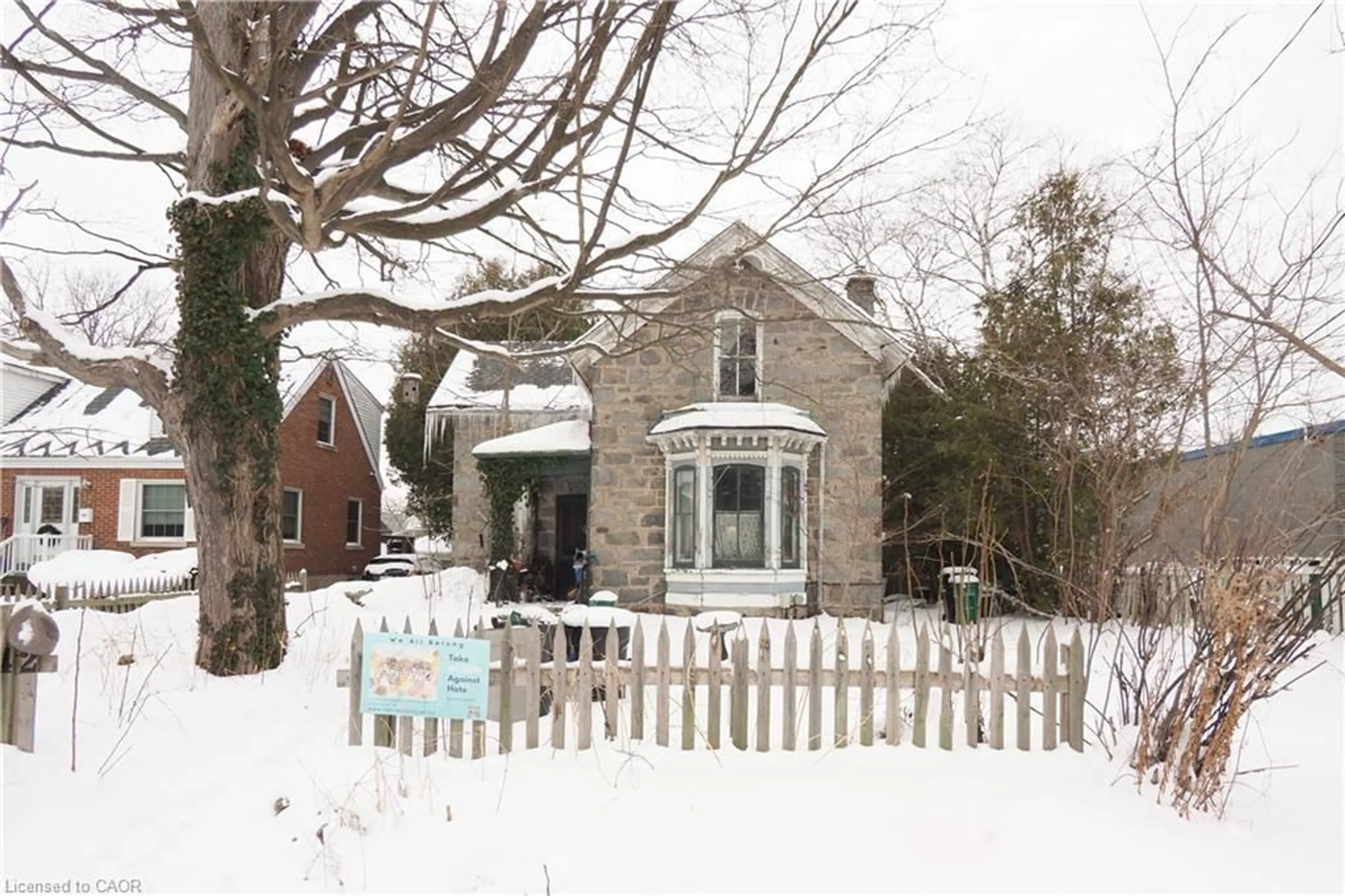 Unknown for 42 Hopeton St, Cambridge Ontario N1R 3T3