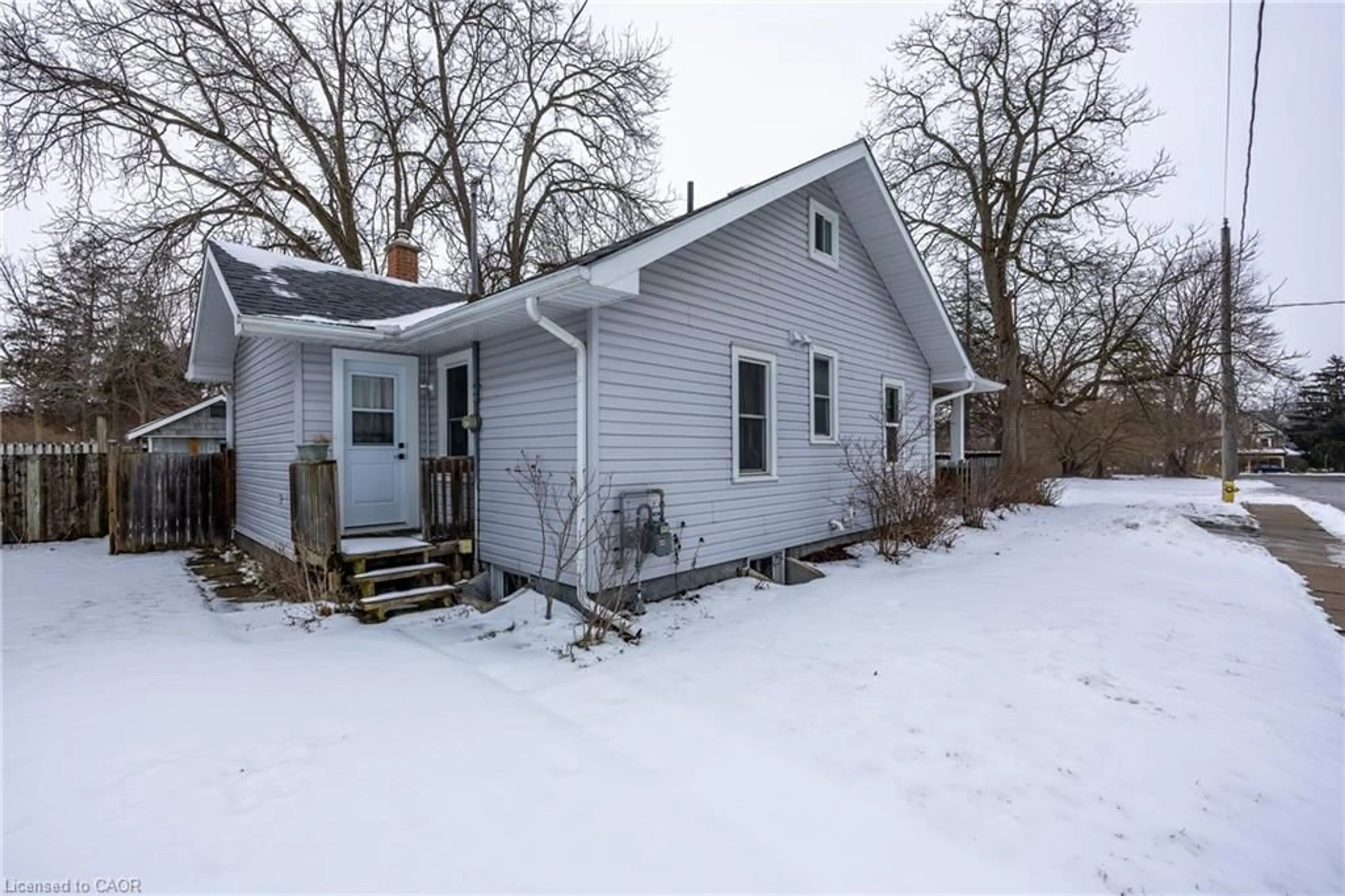 Unknown for 17 James St, Simcoe Ontario N3Y 1E1