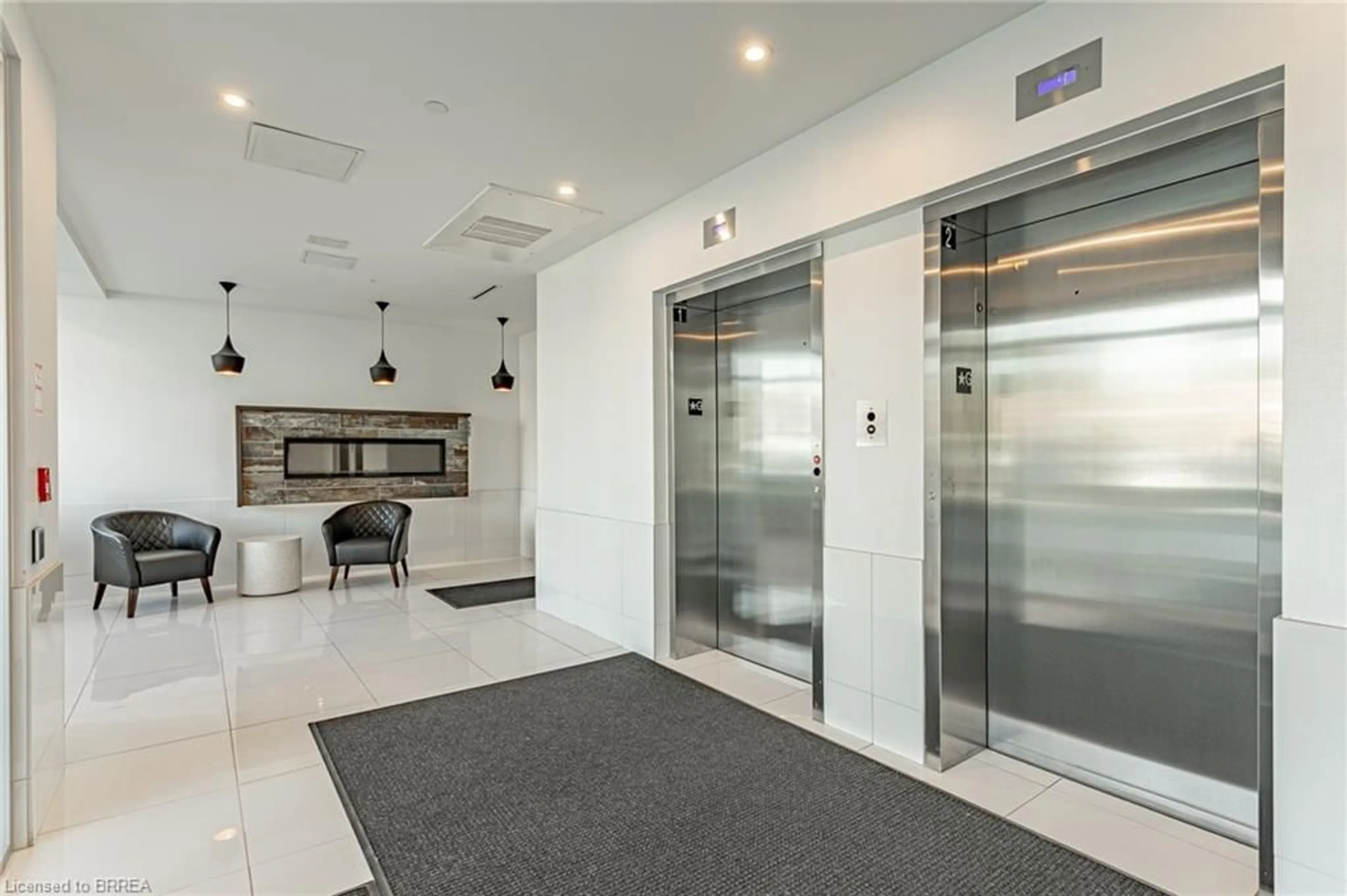 Indoor foyer for 38 Harbour St #306, Port Dover Ontario N0A 1N0