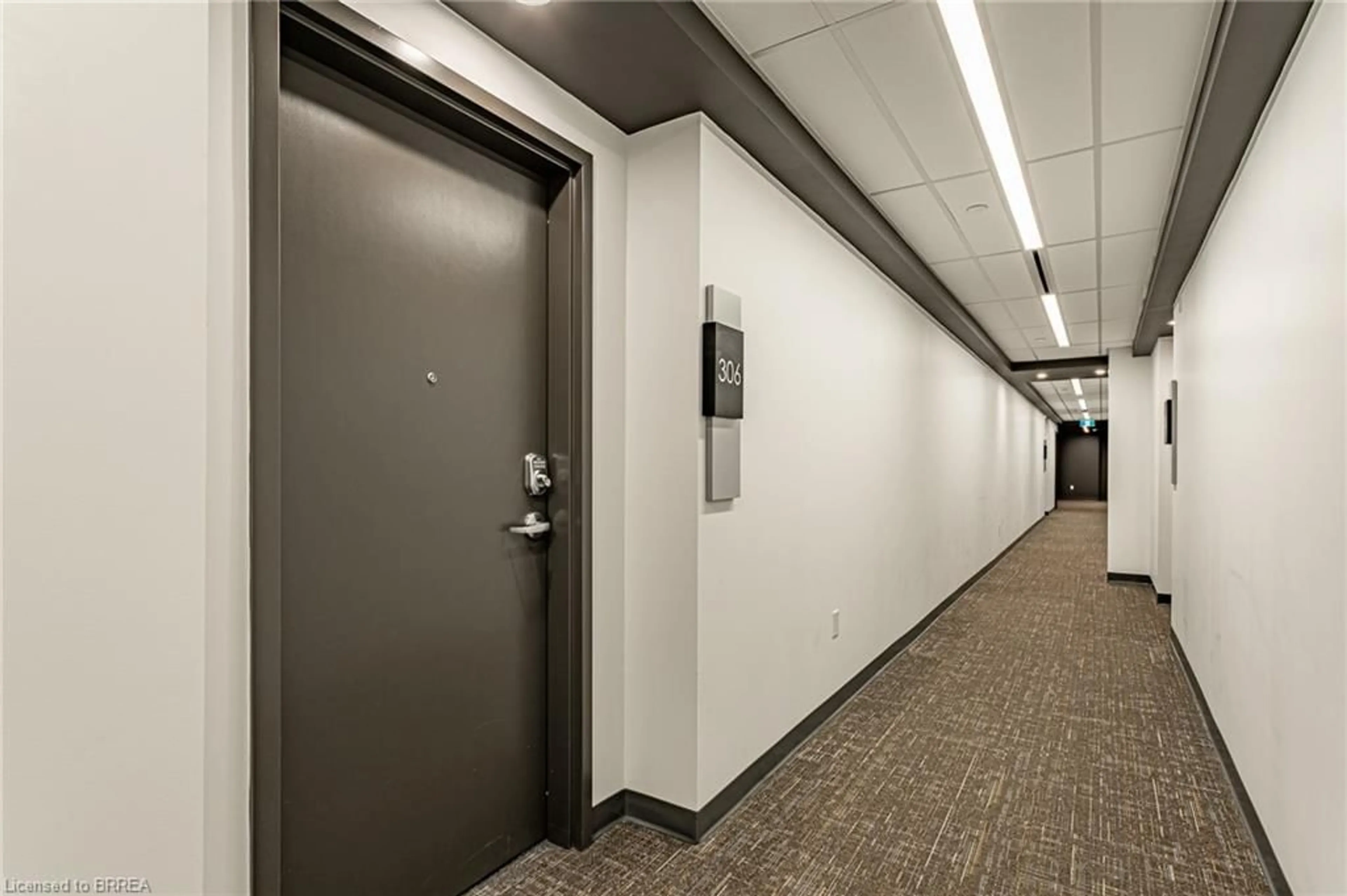 Indoor foyer for 38 Harbour St #306, Port Dover Ontario N0A 1N0