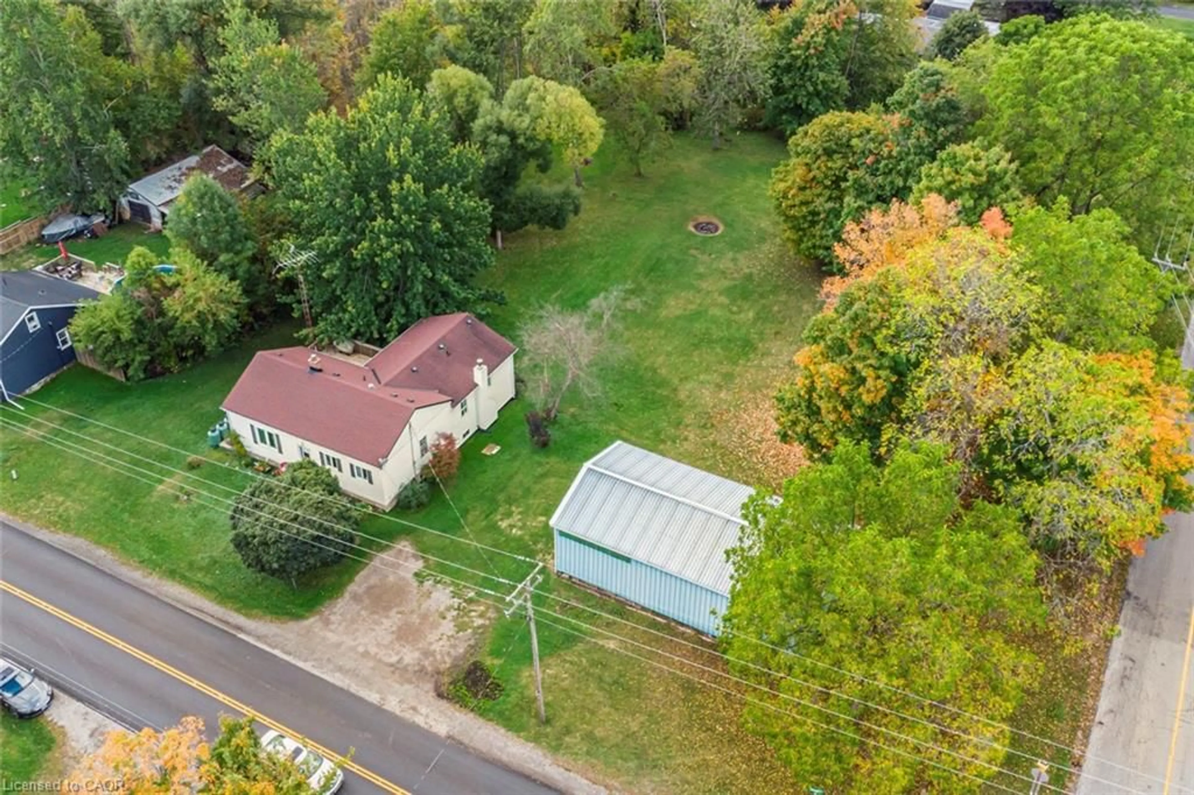 A pic from outside/outdoor area/front of a property/back of a property/a pic from drone, street for 1545 Brock Rd, Flamborough Ontario L9H 5E4