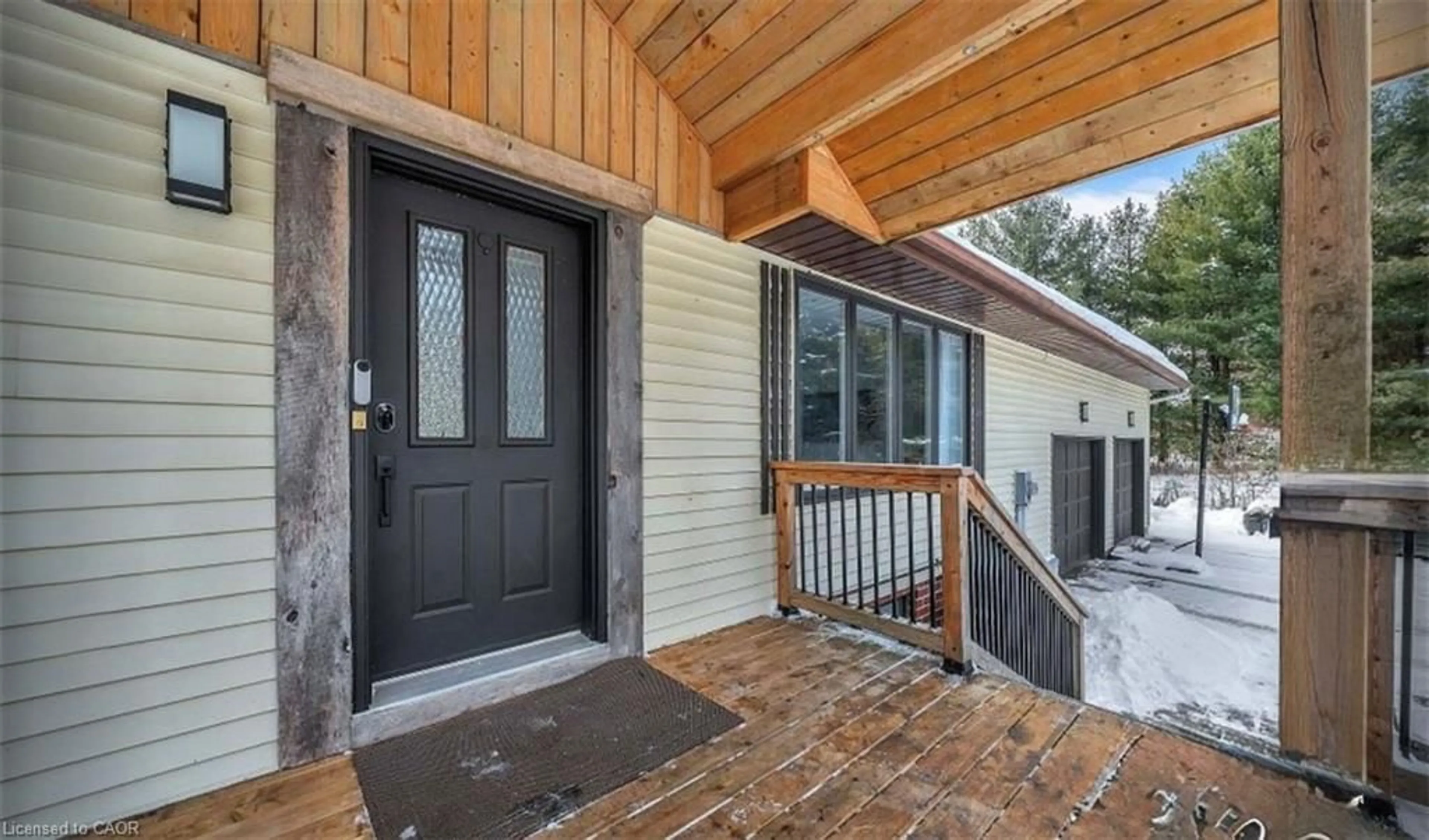 Indoor entryway for 5702 Sixth Line, Hillsburgh Ontario N0B 1Z0