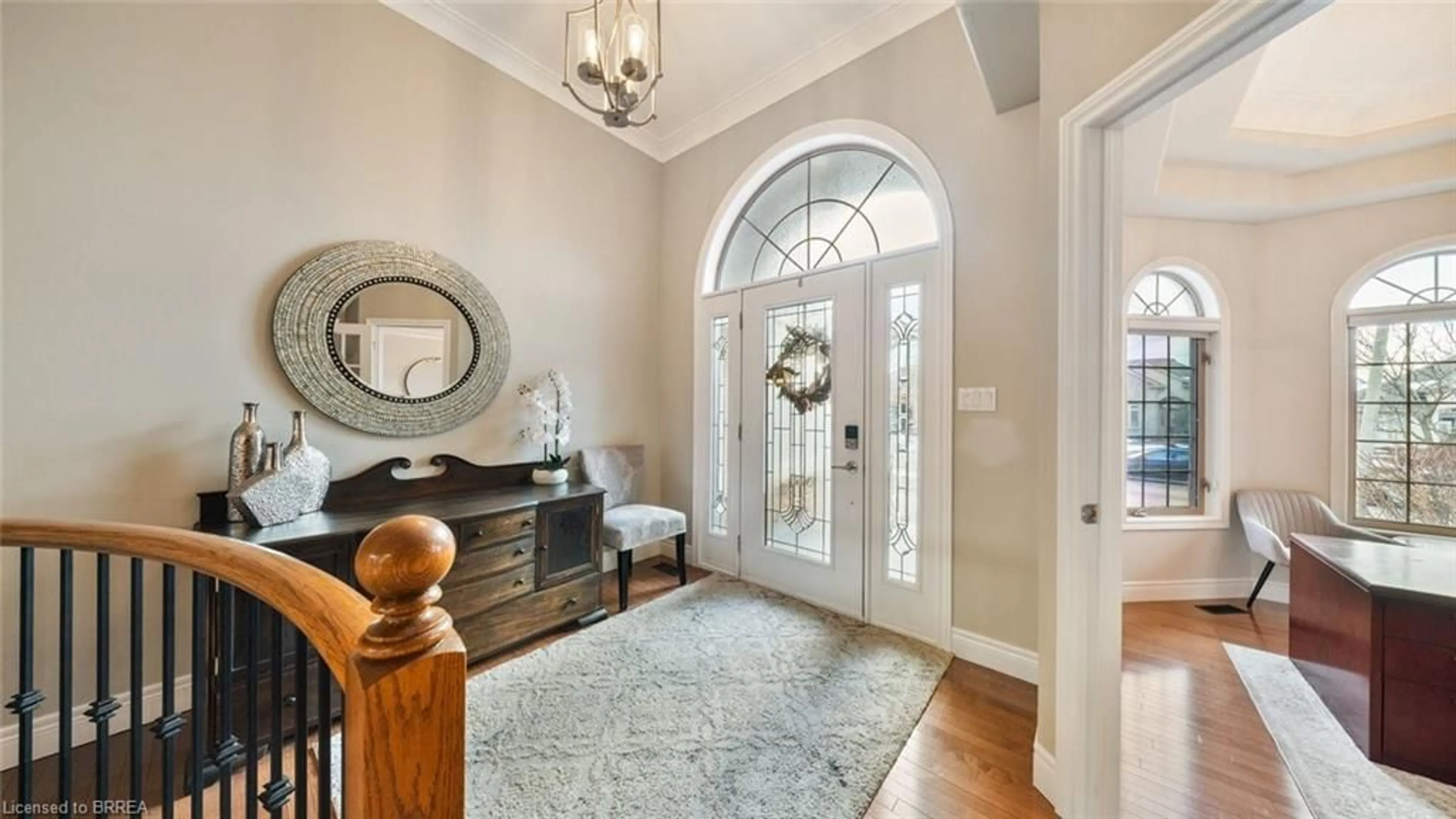 Indoor entryway for 35 Long Lane, Paris Ontario N3L 4E9