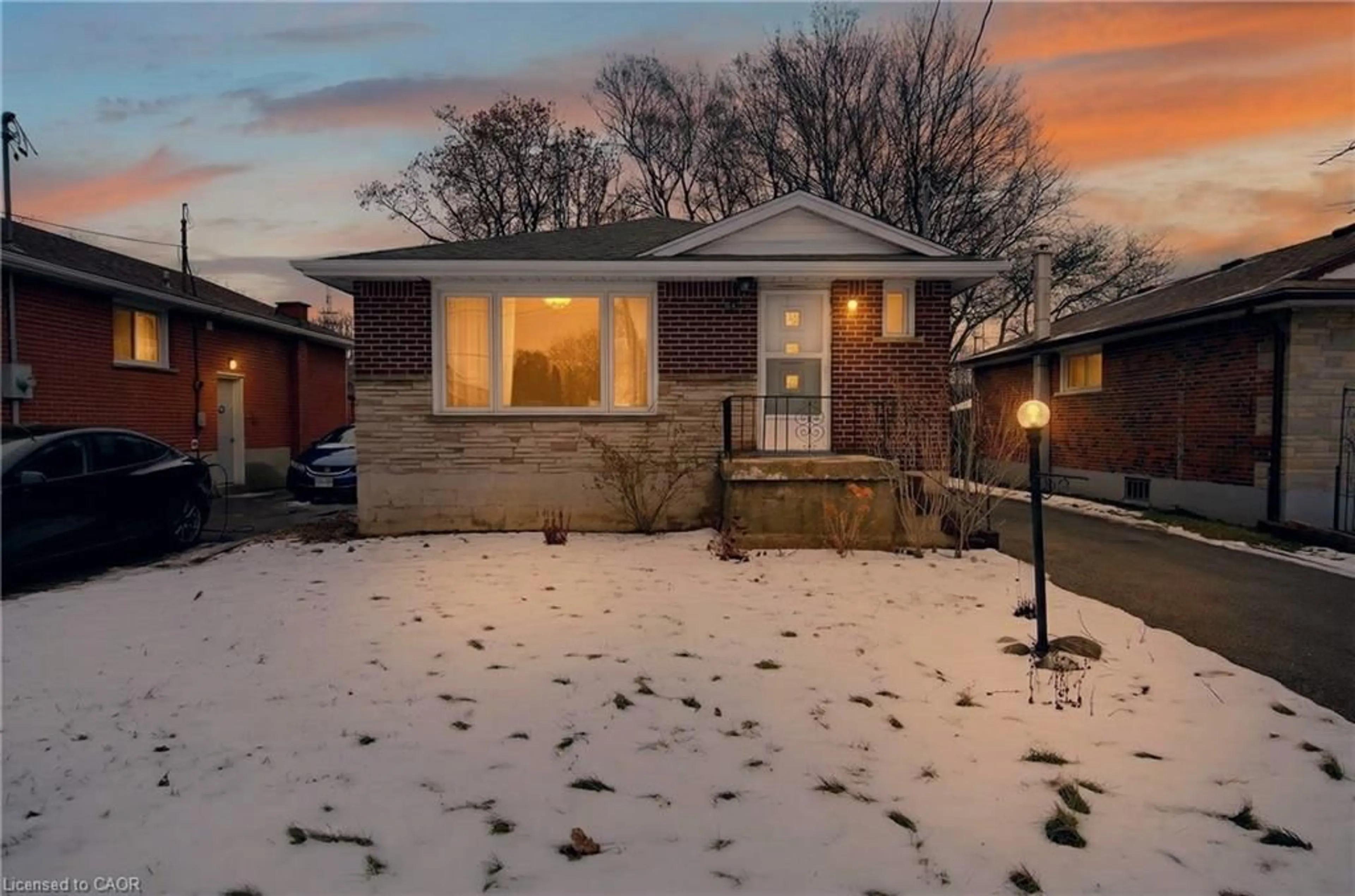 Home with brick exterior material, street for 399 East 15th St, Hamilton Ontario L9A 4G9