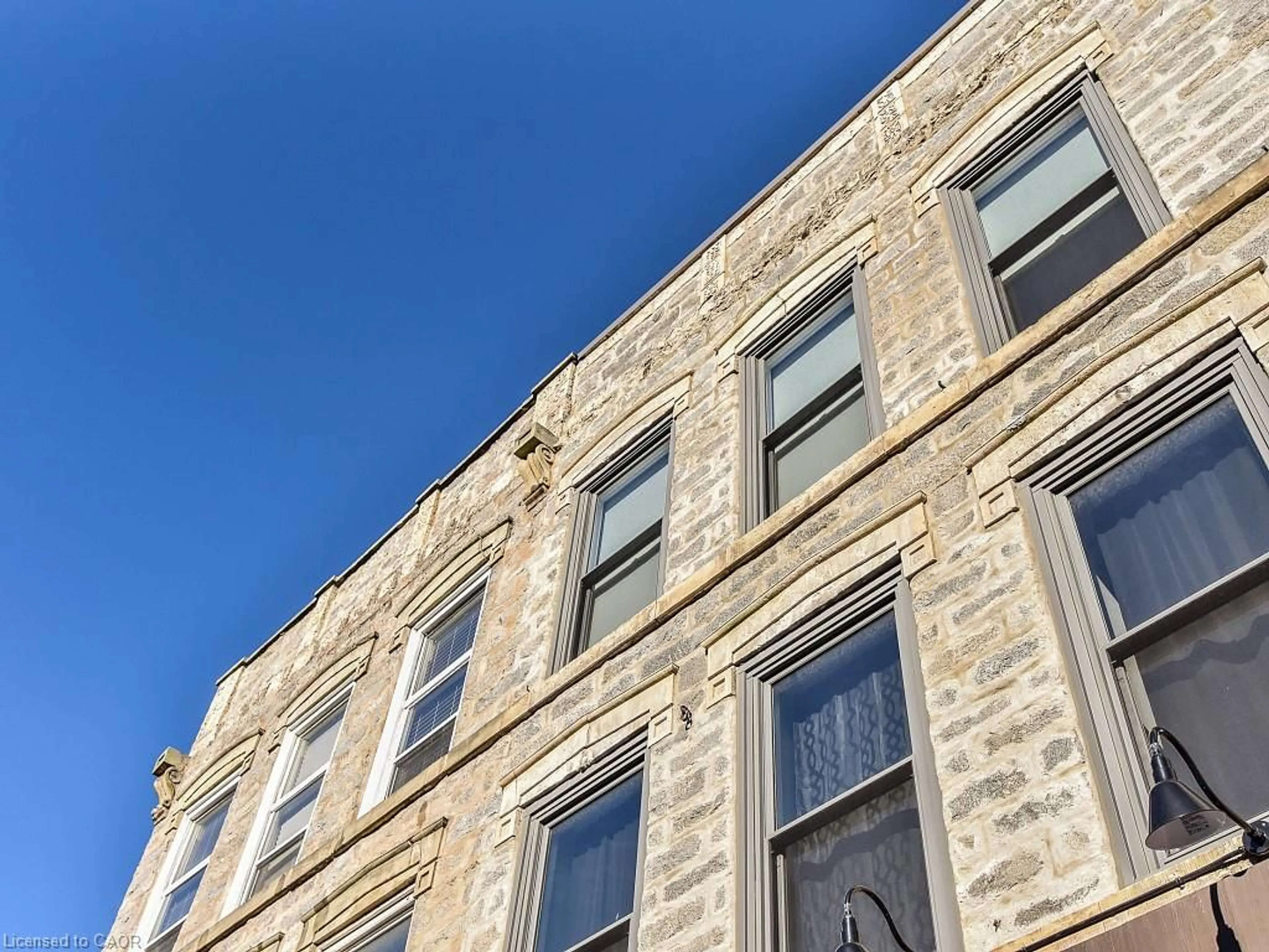 A pic from outside/outdoor area/front of a property/back of a property/a pic from drone, building for 30 Main St, Cambridge Ontario N1R 1V4