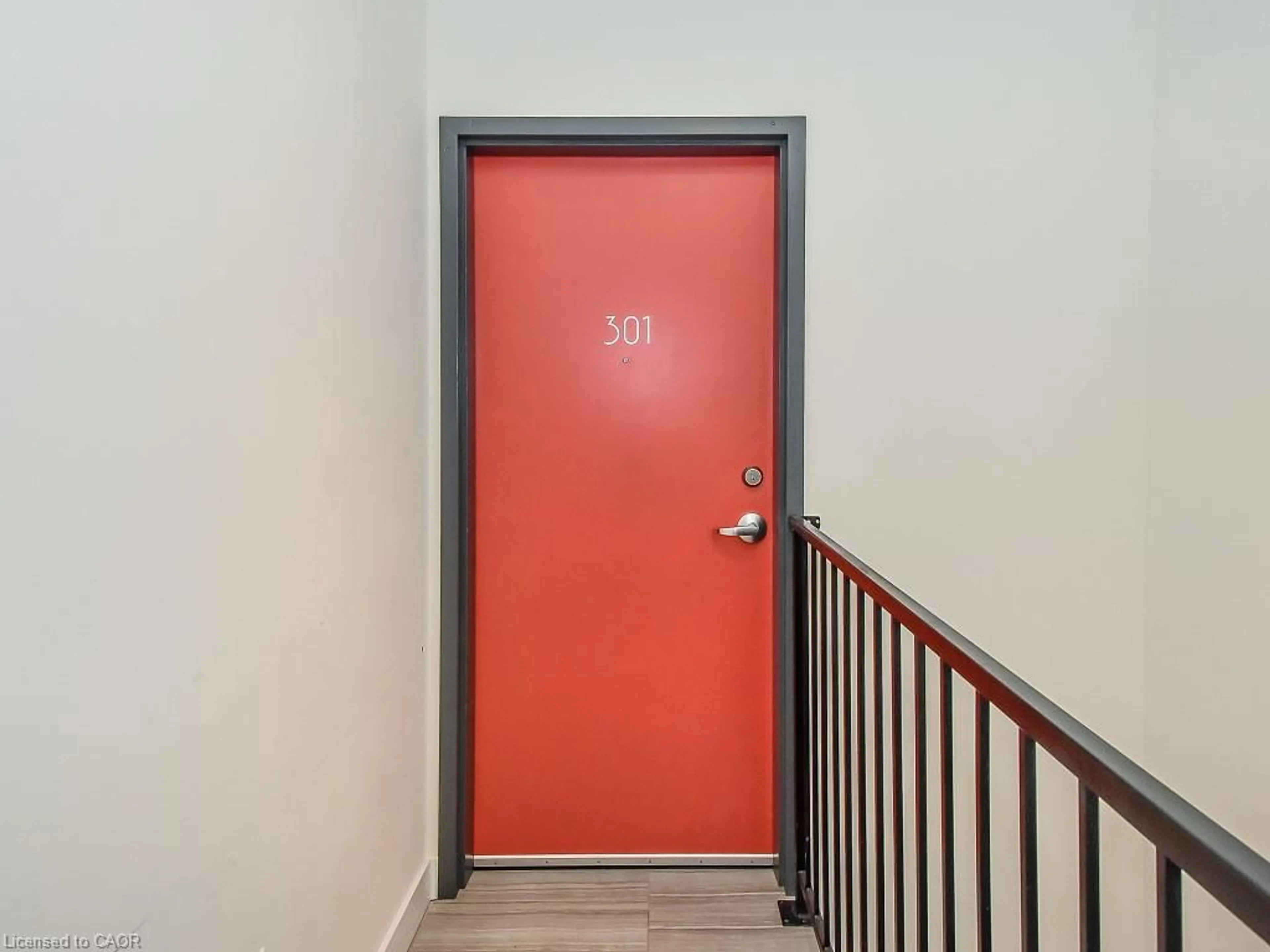 Indoor entryway for 30 Main St, Cambridge Ontario N1R 1V4