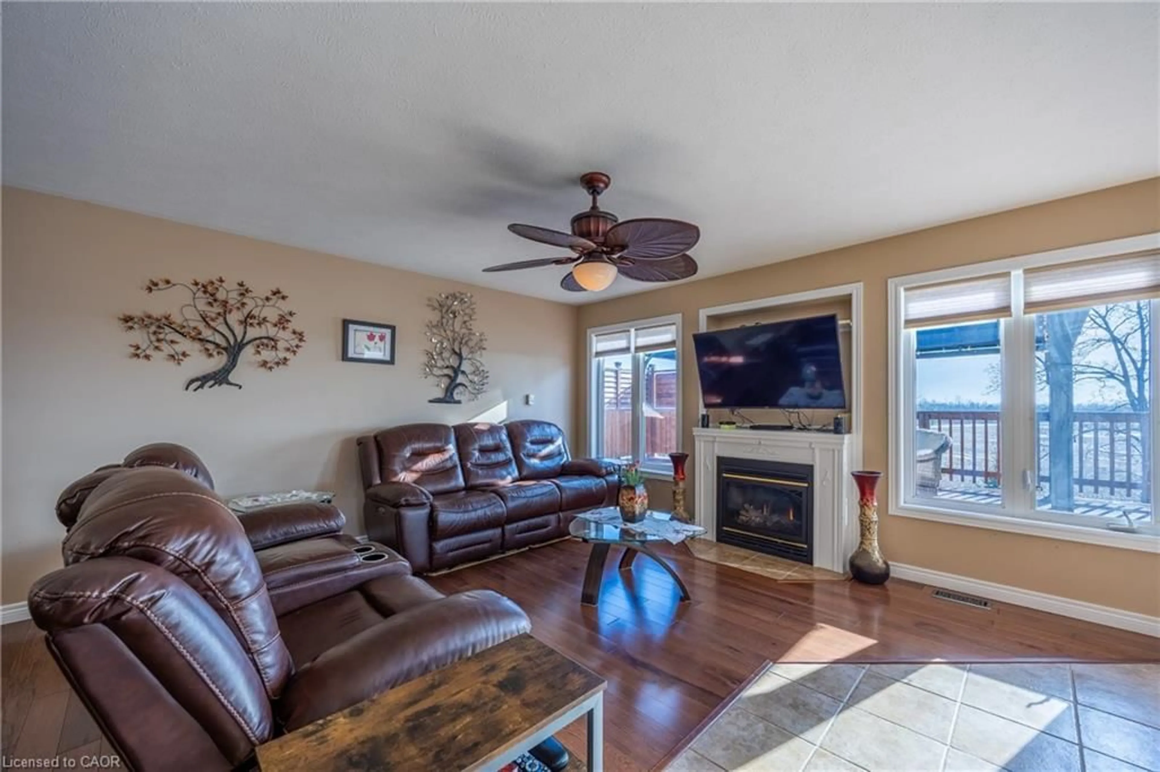 Living room with furniture, unknown for 63 Upper Canada Dr, Port Rowan Ontario N0E 1M0