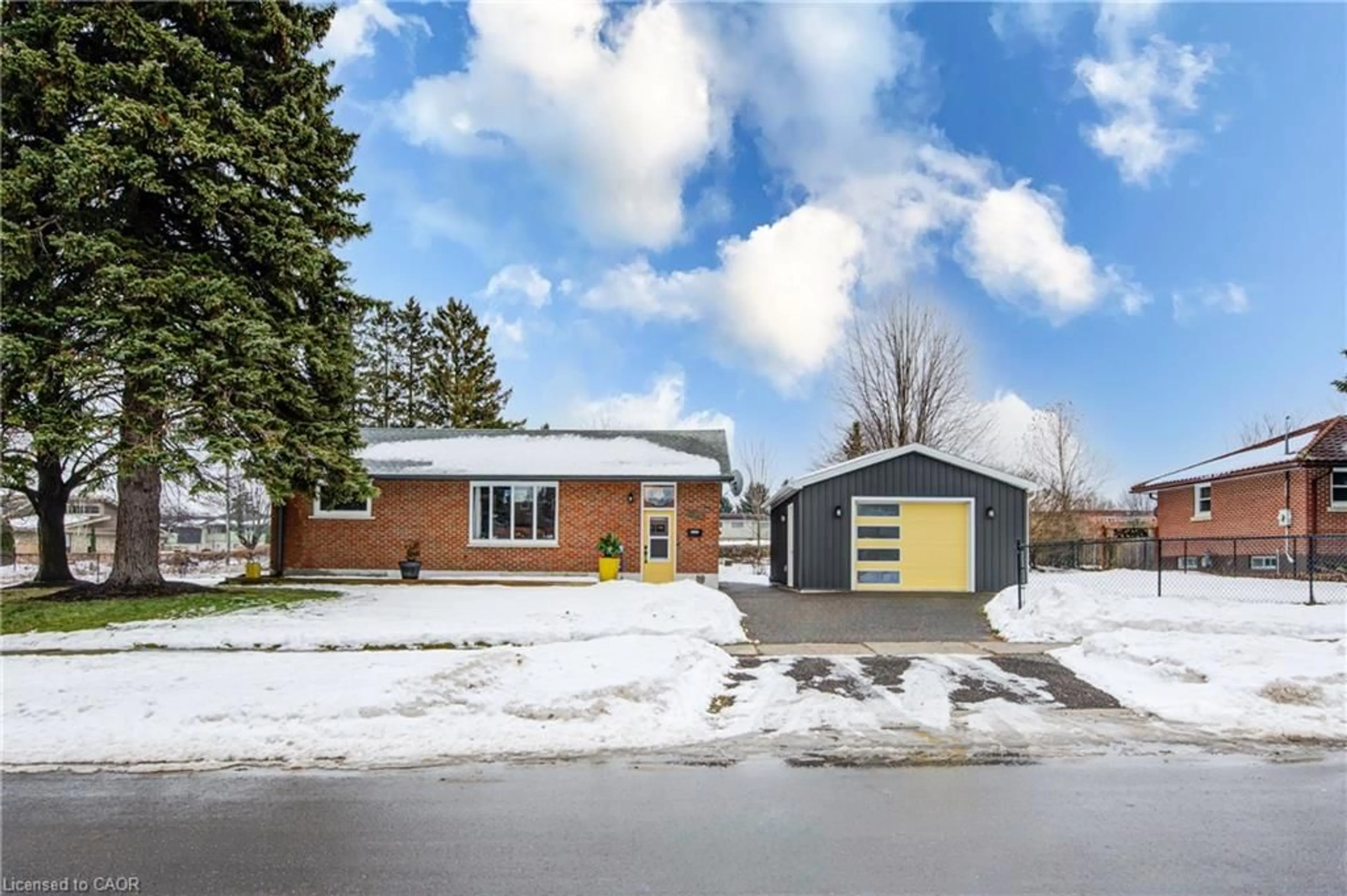 Home with brick exterior material, street for 1040 Warwick St, Woodstock Ontario N4S 4S2