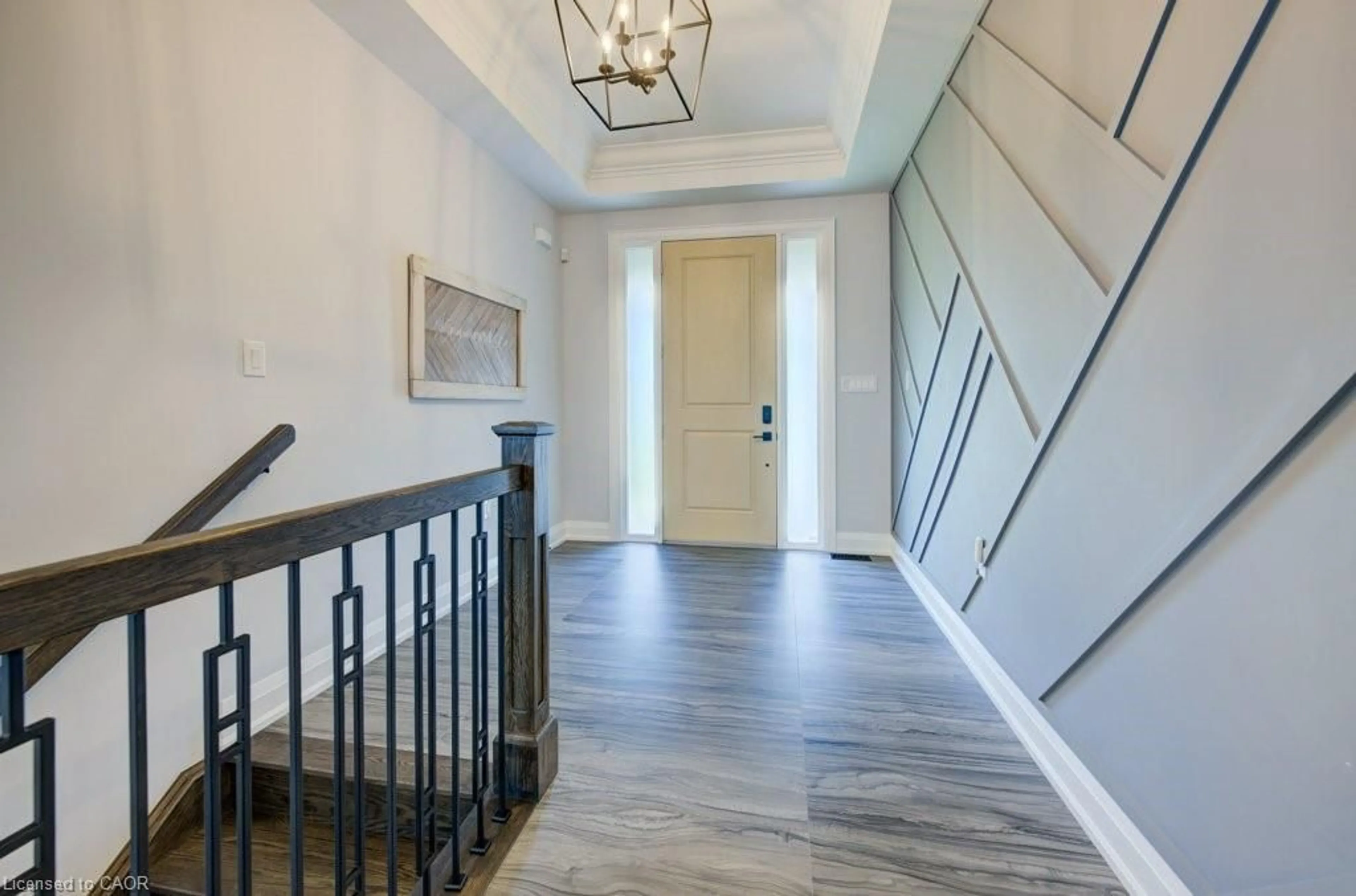 Indoor foyer for 1211 Woodburn Rd, Binbrook Ontario L0R 1P0