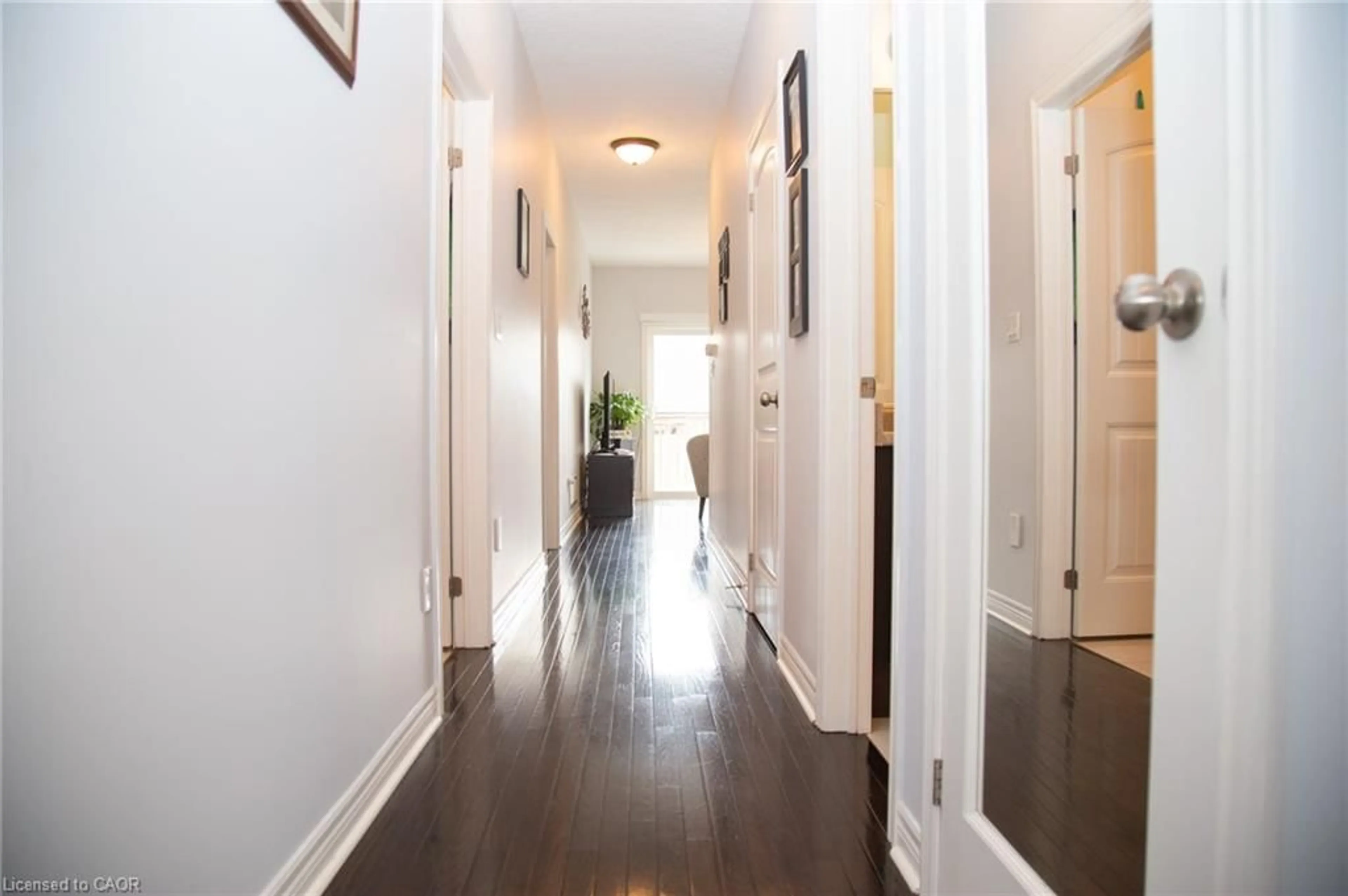 Indoor entryway for 410 Queen St #25, Simcoe Ontario N3Y 0B3