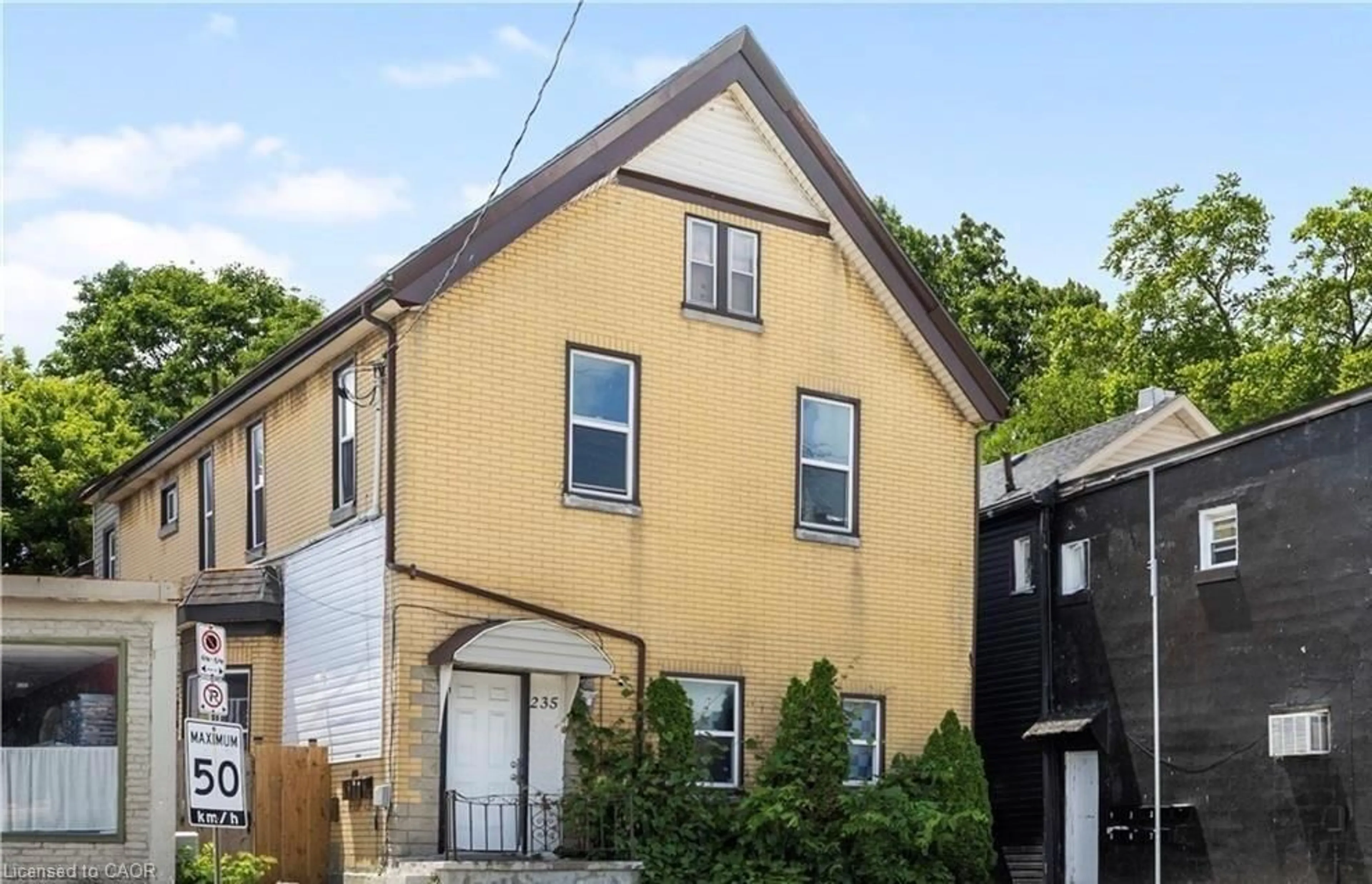 Unknown for 235 Hamilton Rd, London Ontario N5Z 1P9