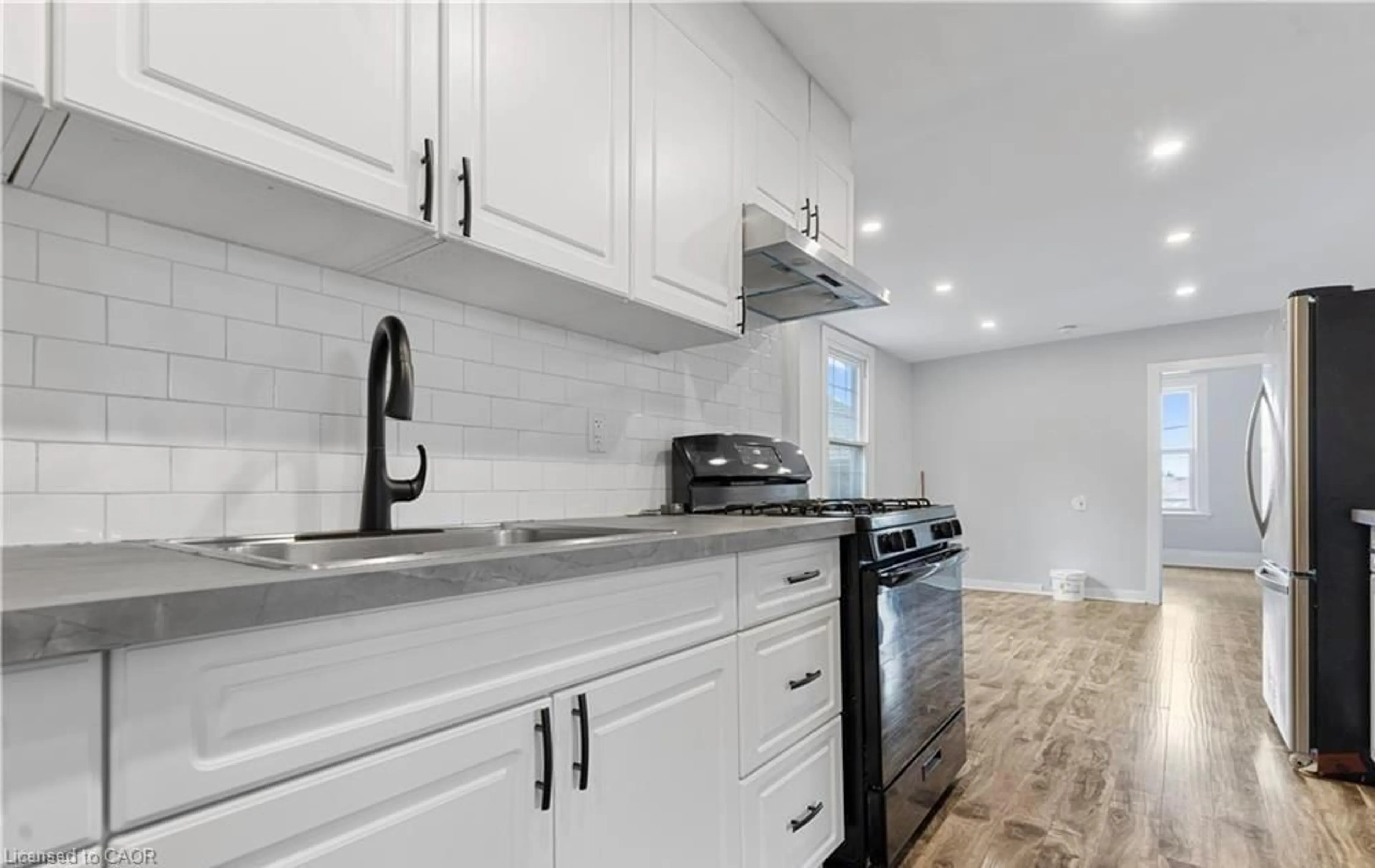 Open concept kitchen, ceramic/tile floor for 235 Hamilton Rd, London Ontario N5Z 1P9