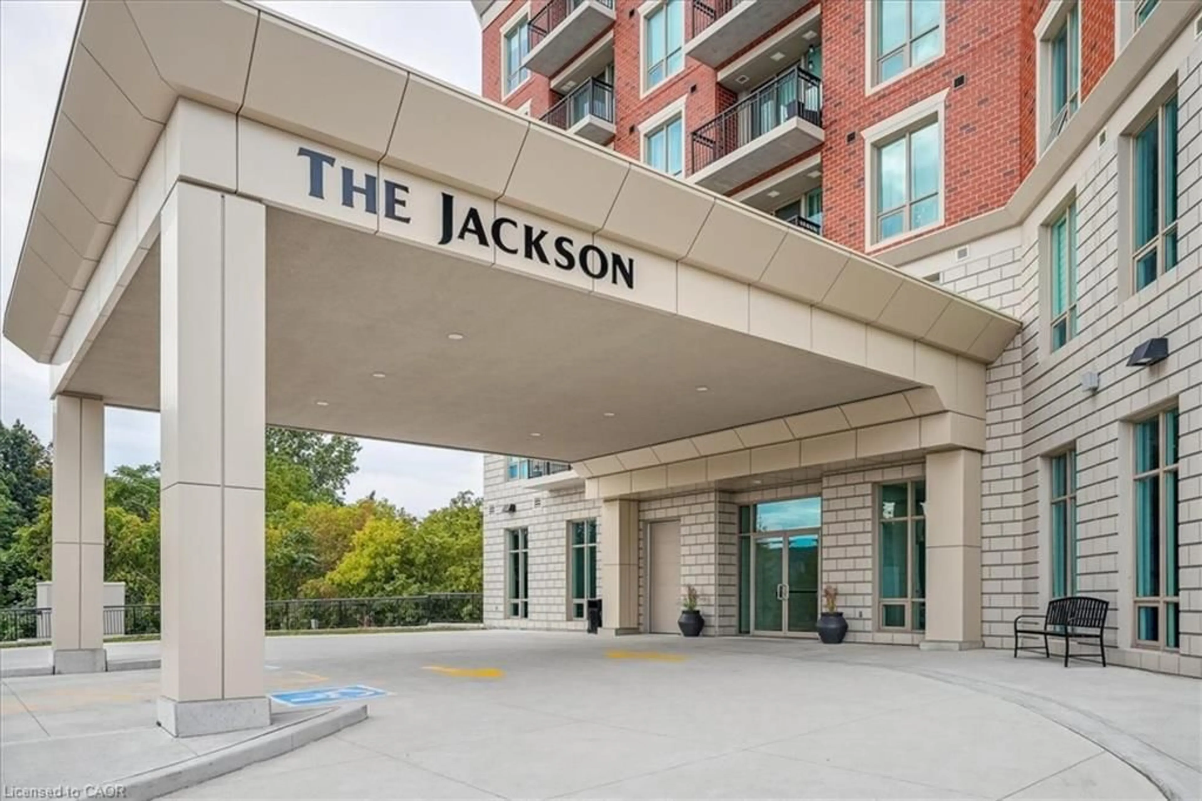 Indoor foyer for 2750 King St #508, Hamilton Ontario L8G 0B8