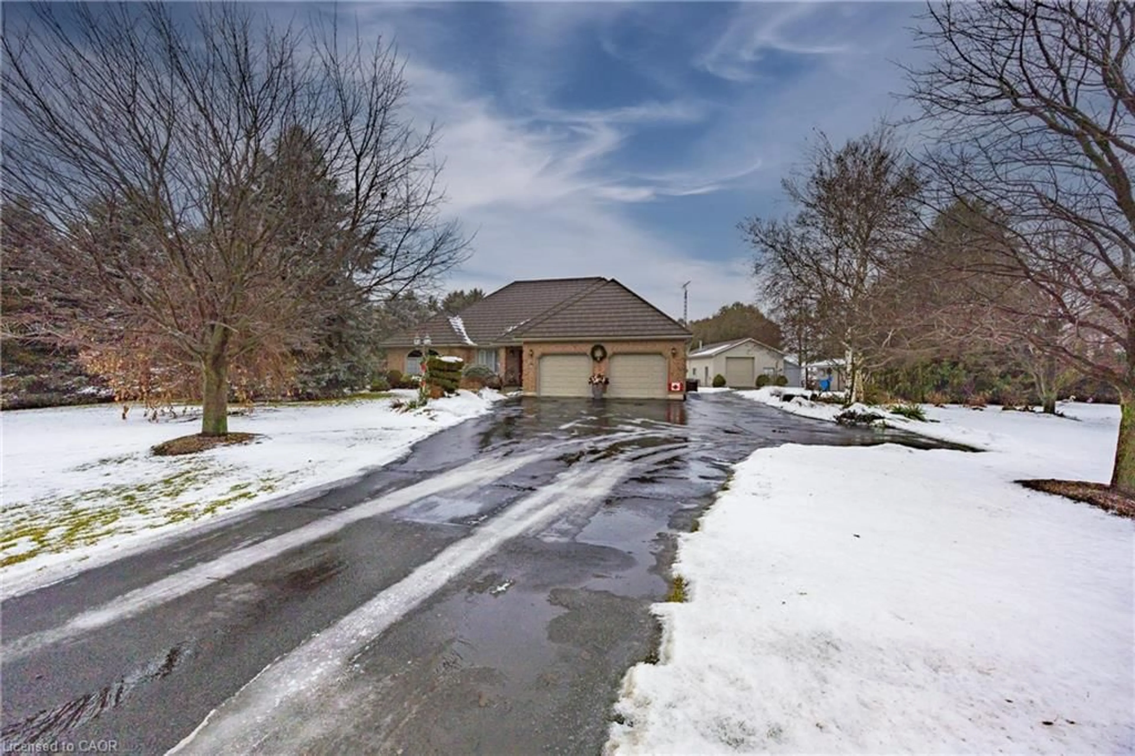 A pic from outside/outdoor area/front of a property/back of a property/a pic from drone, street for 1545 Highway 3, Delhi Ontario N4B 2W6