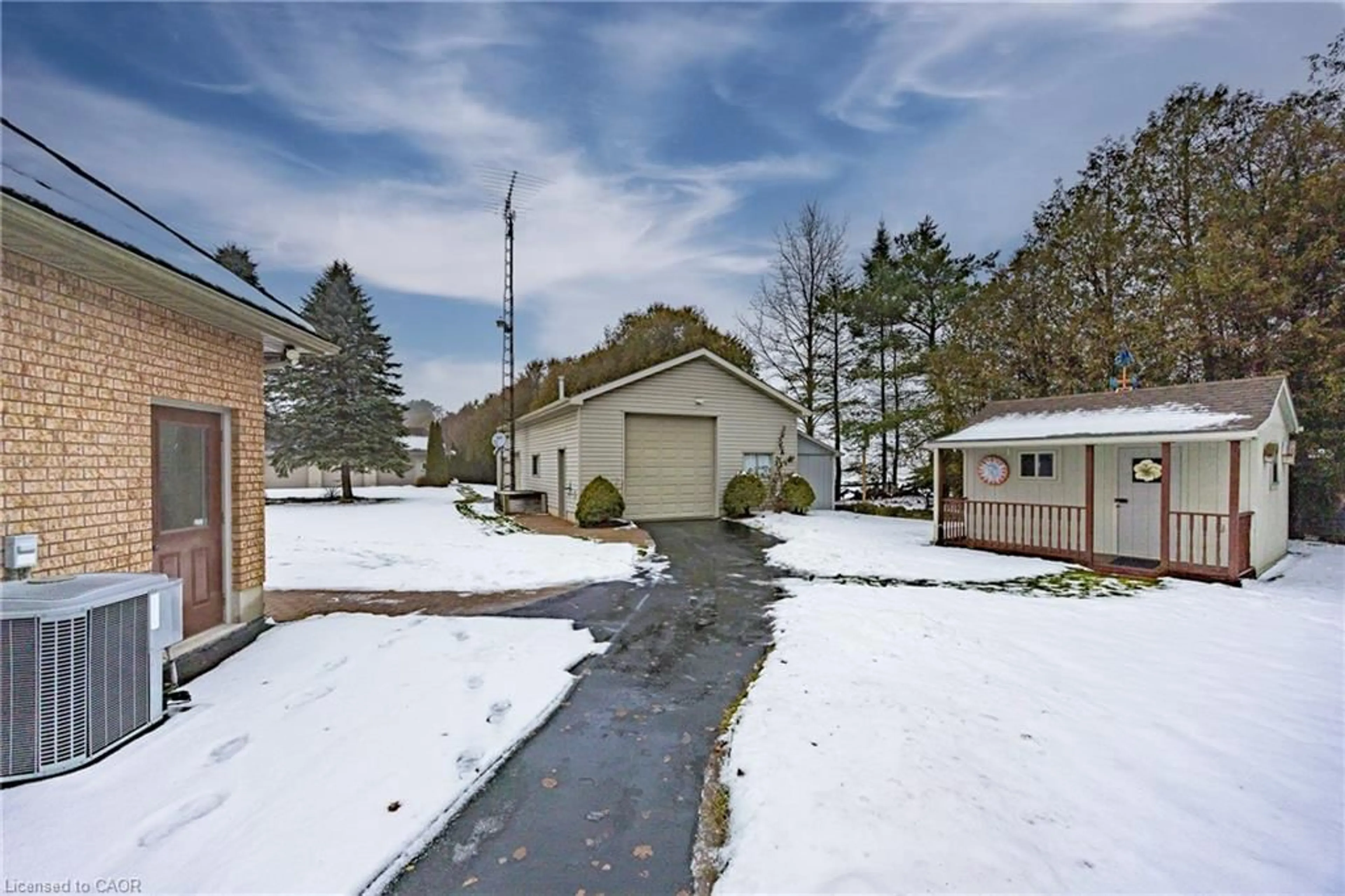 A pic from outside/outdoor area/front of a property/back of a property/a pic from drone, street for 1545 Highway 3, Delhi Ontario N4B 2W6