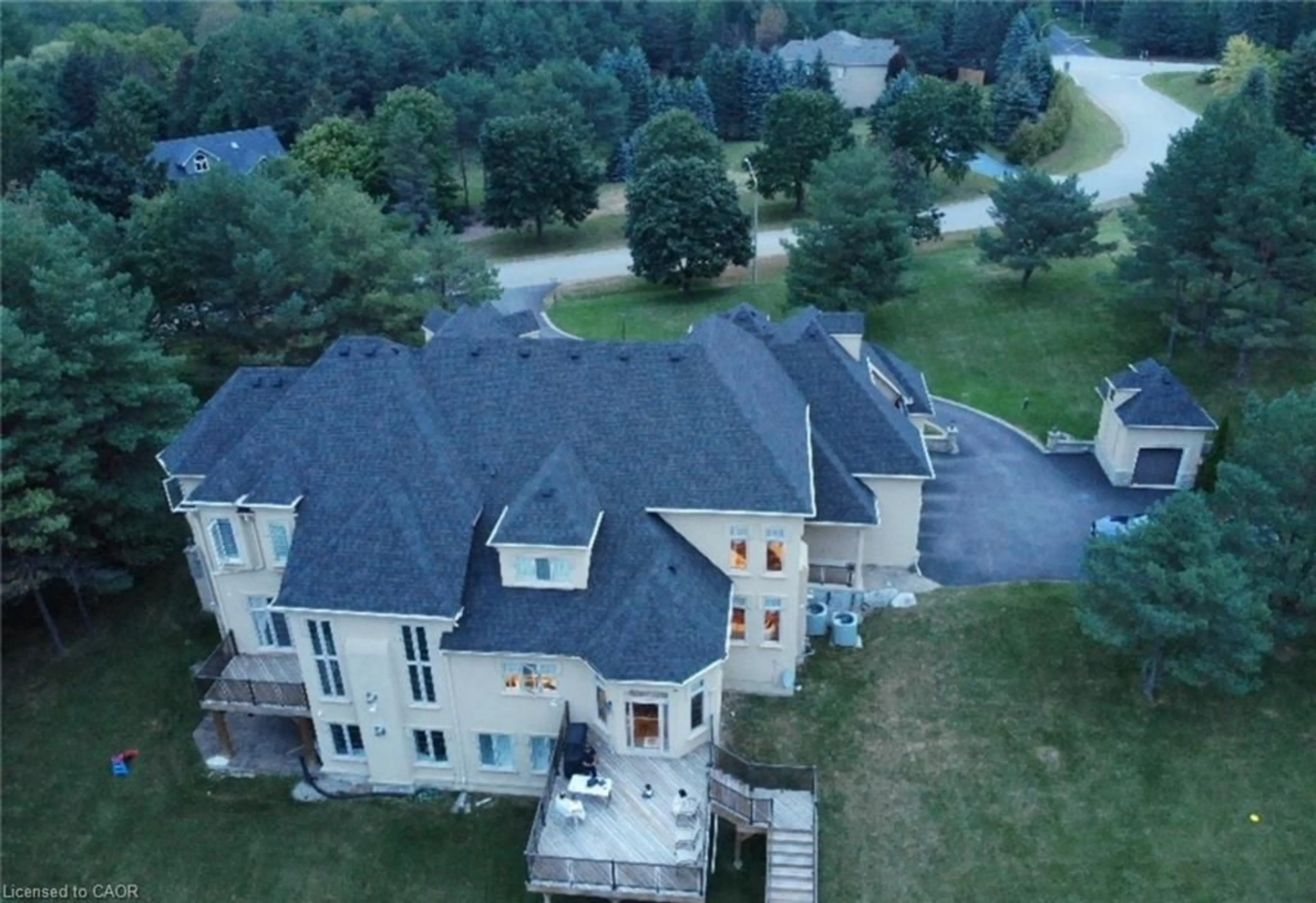 A pic from outside/outdoor area/front of a property/back of a property/a pic from drone, unknown for 8 Elia Dr, Stouffville Ontario L4A 3V8