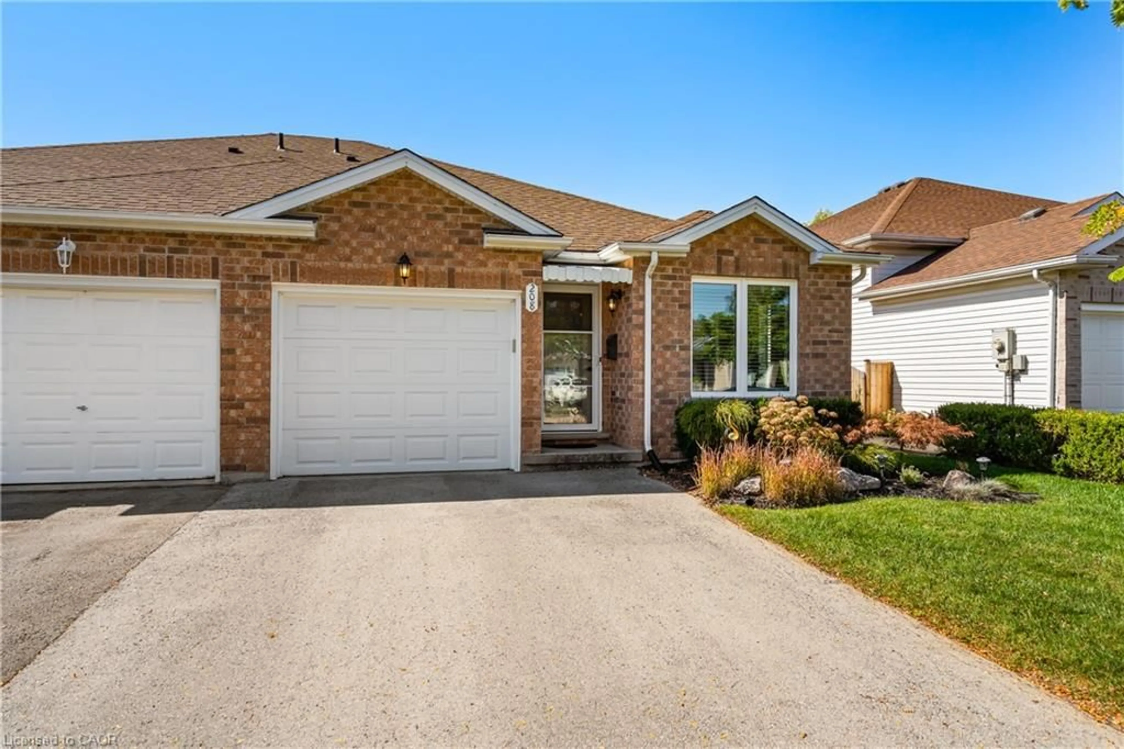 Home with brick exterior material, street for 208 Autumn Cres, Welland Ontario L3C 7K2
